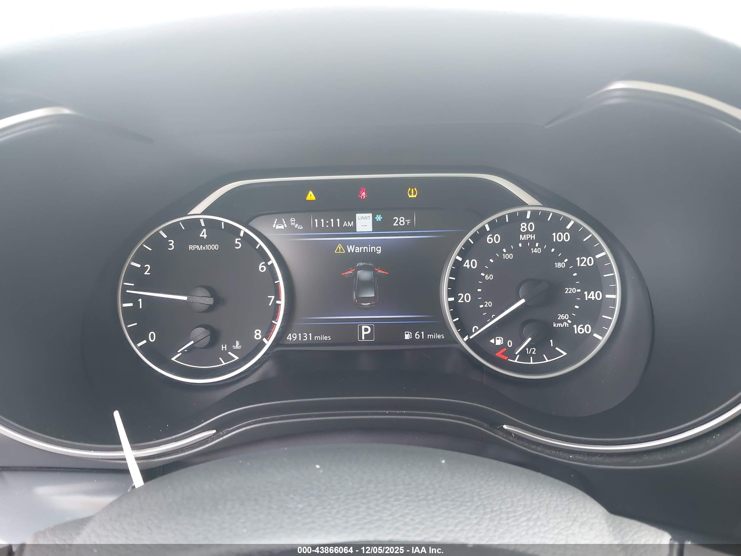 NISSAN MAXIMA image 7