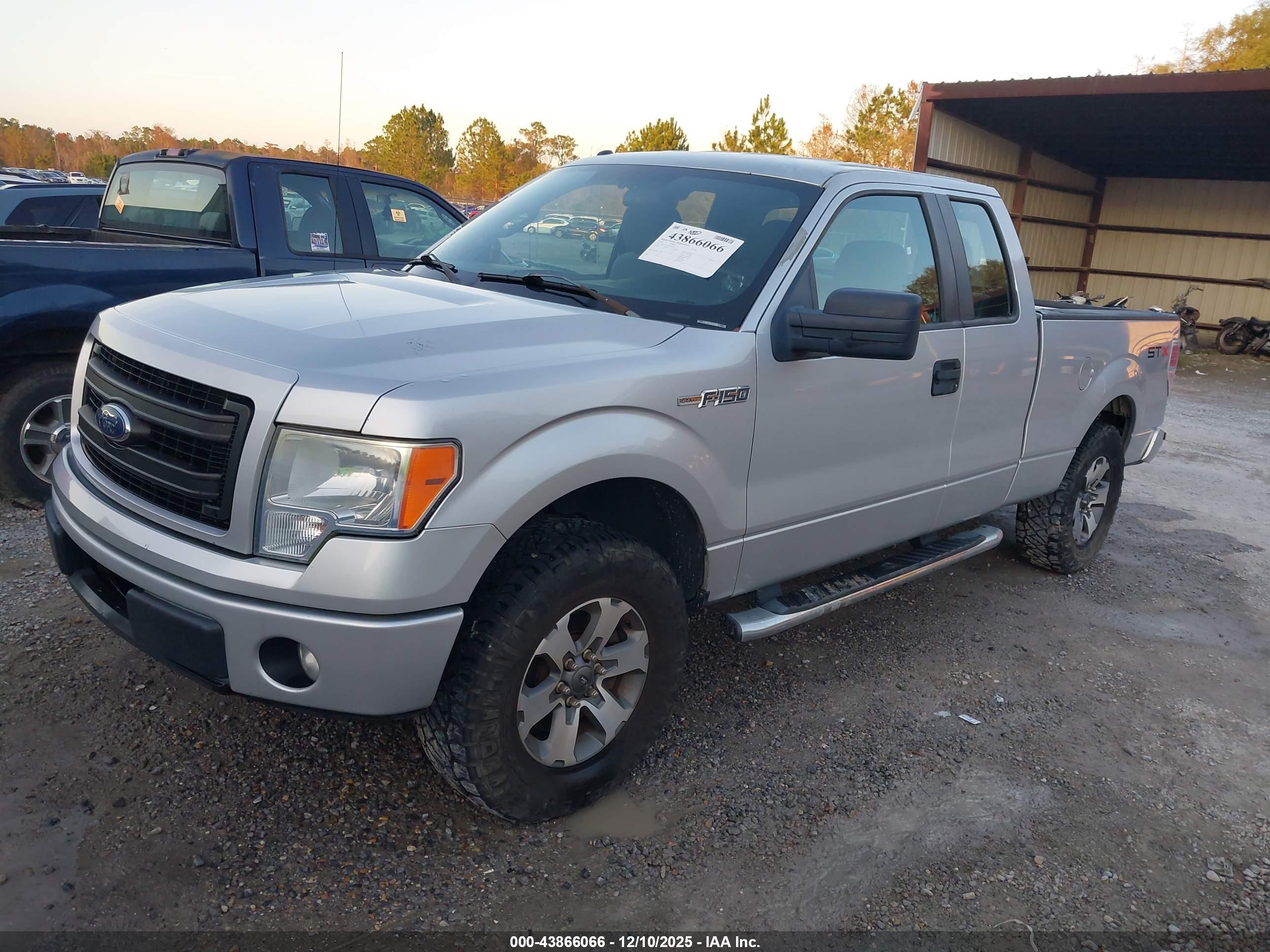 FORD F-150 image 2