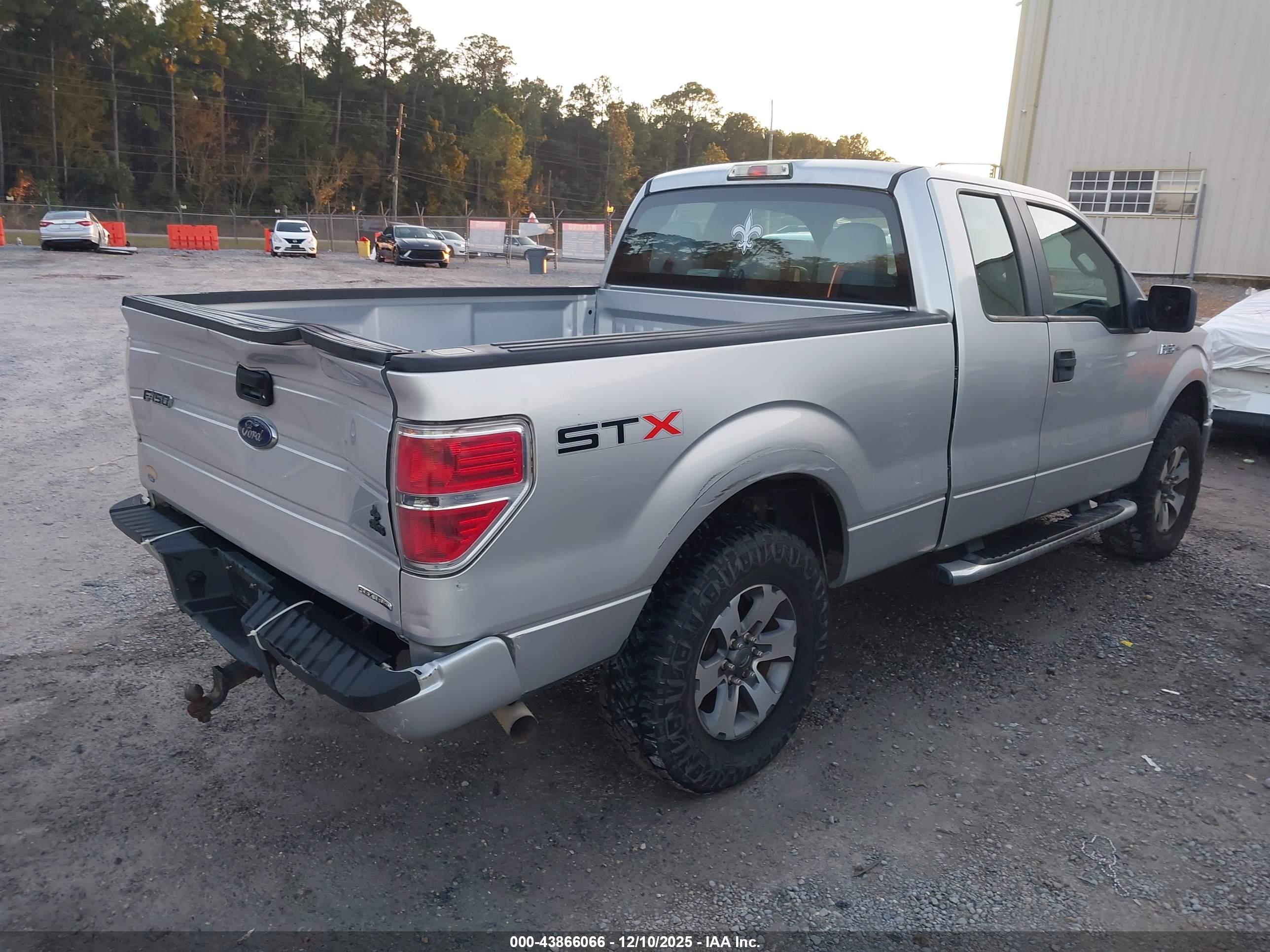 FORD F-150 image 4