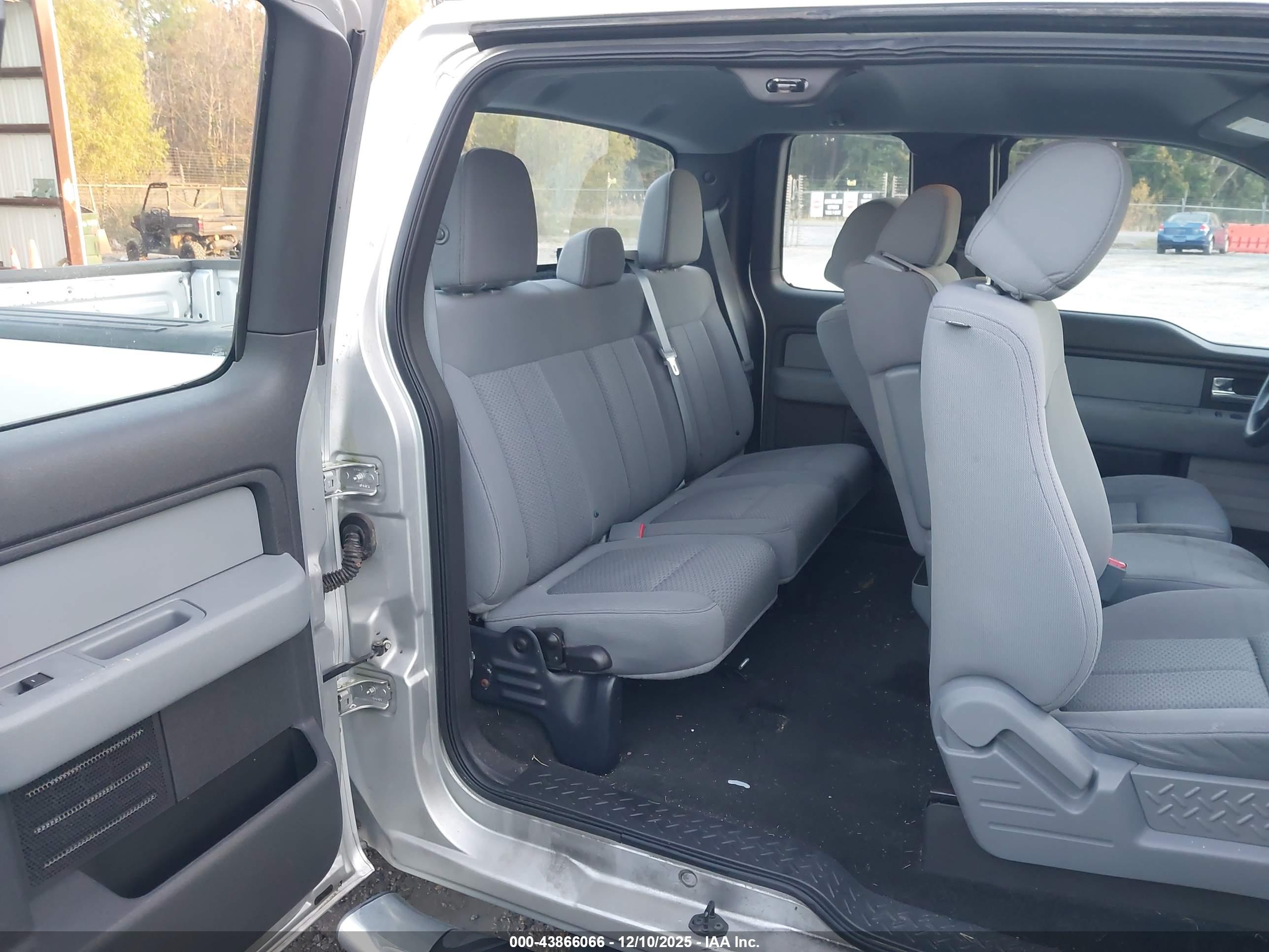 FORD F-150 image 8