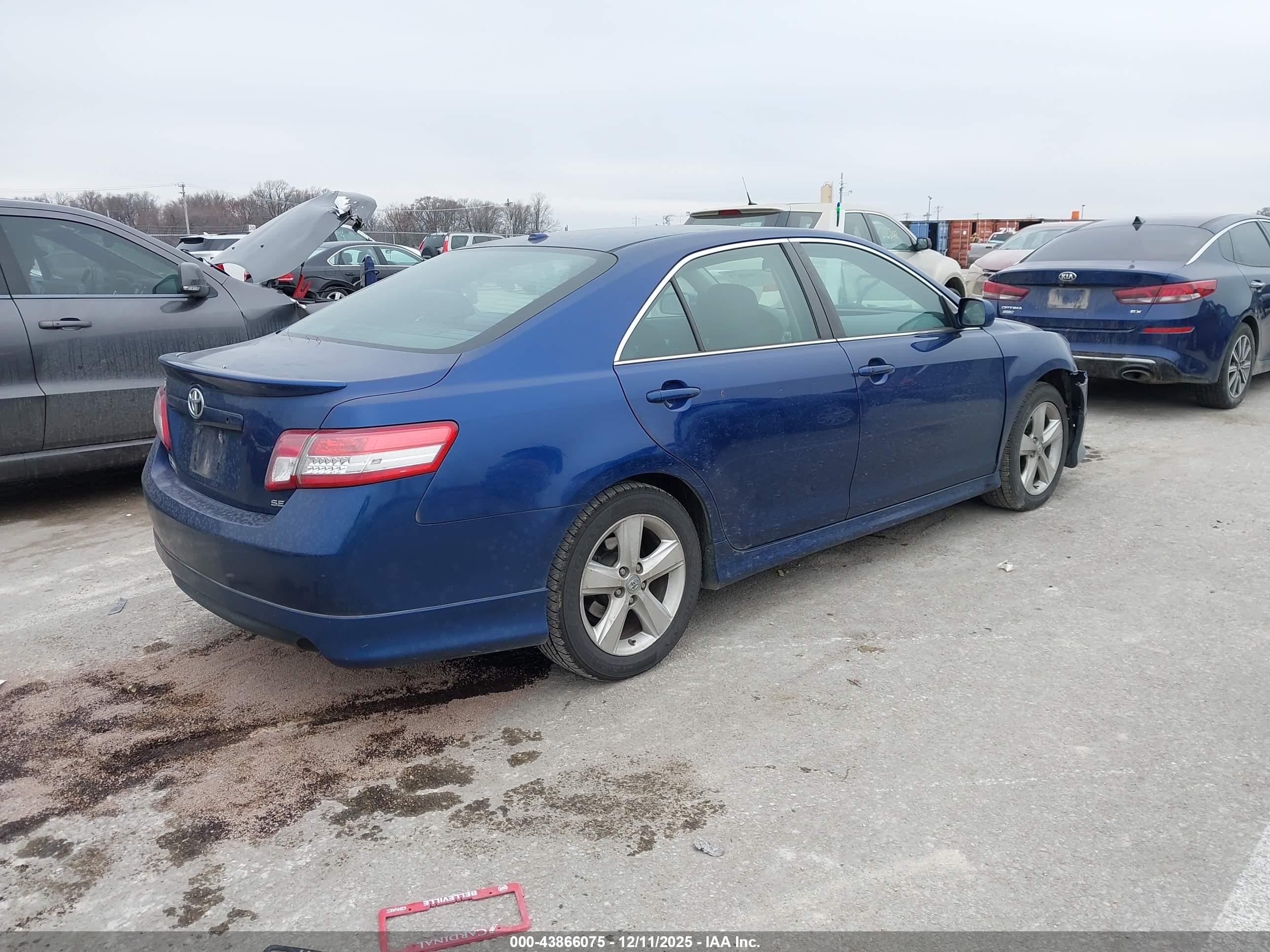TOYOTA CAMRY image 4