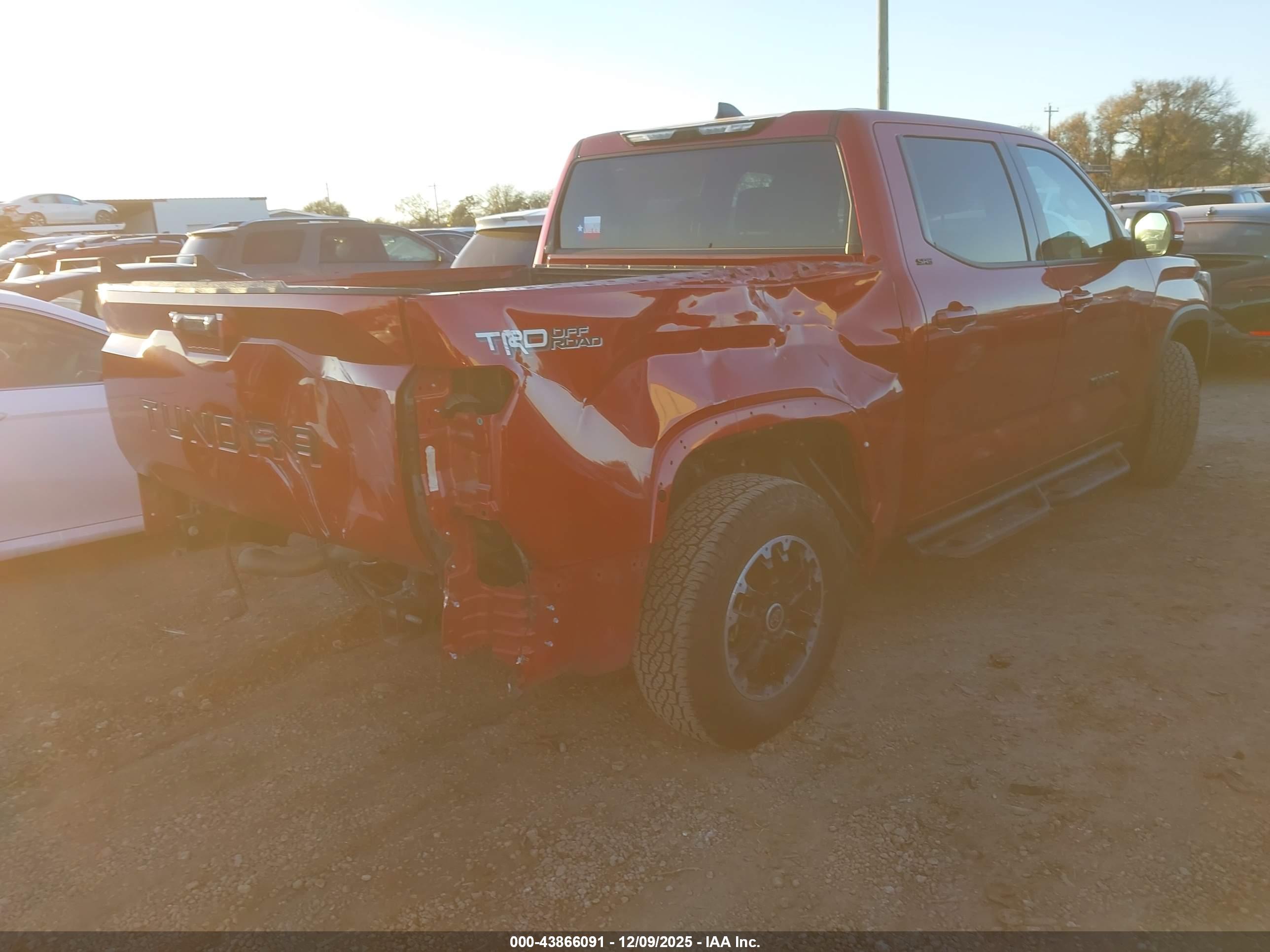 TOYOTA TUNDRA image 4
