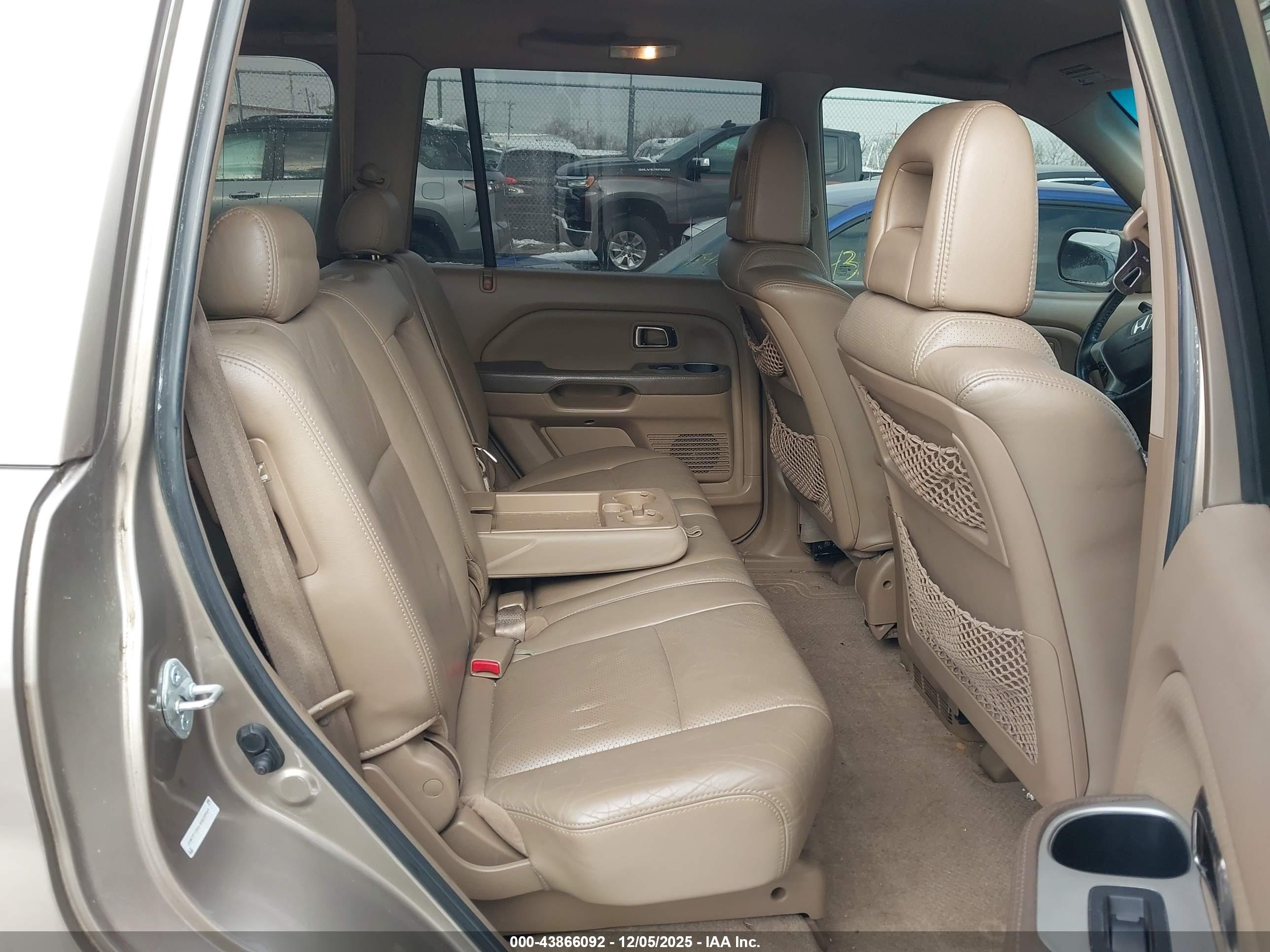 HONDA PILOT image 8