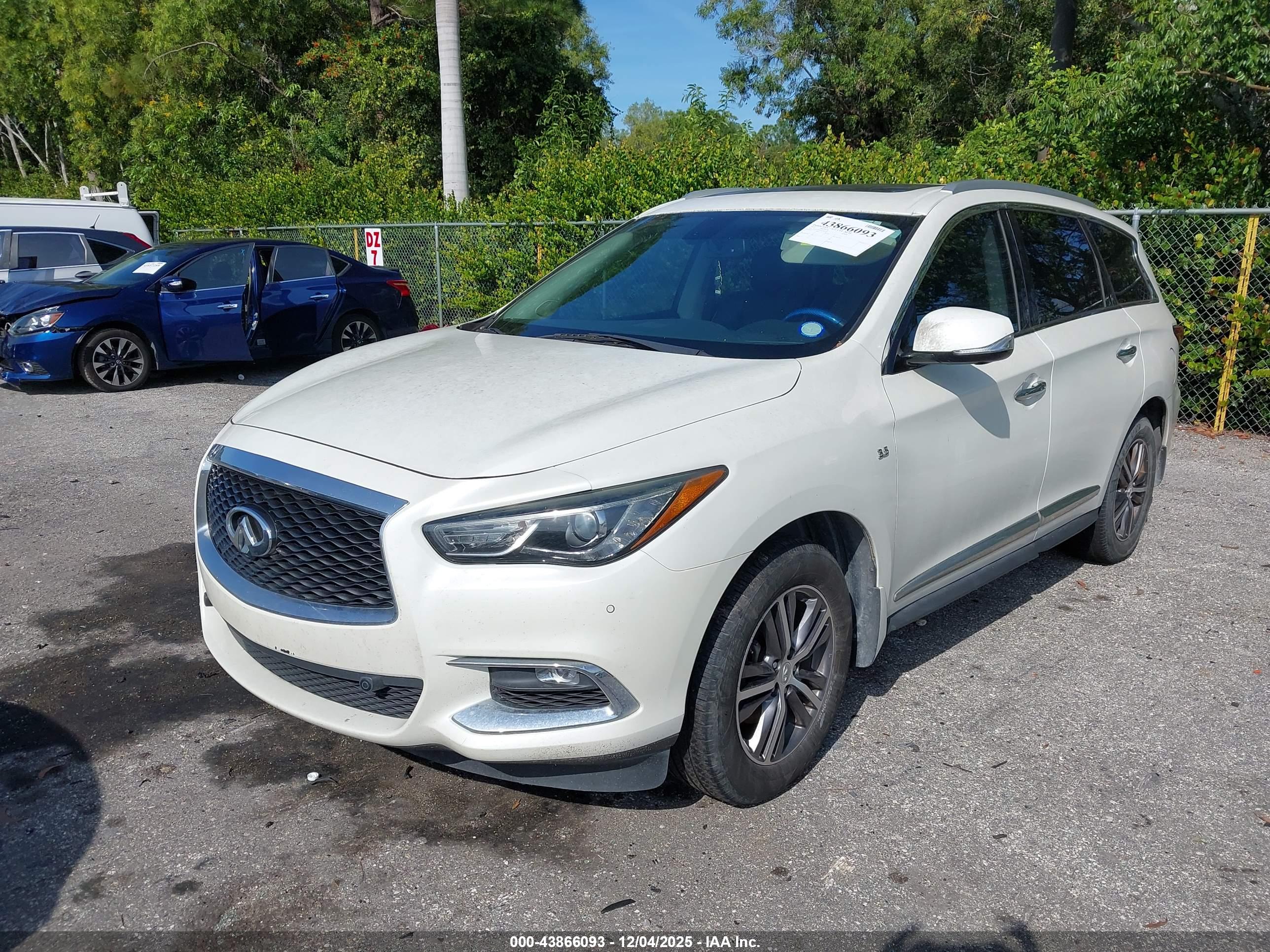 INFINITI QX60 image 6