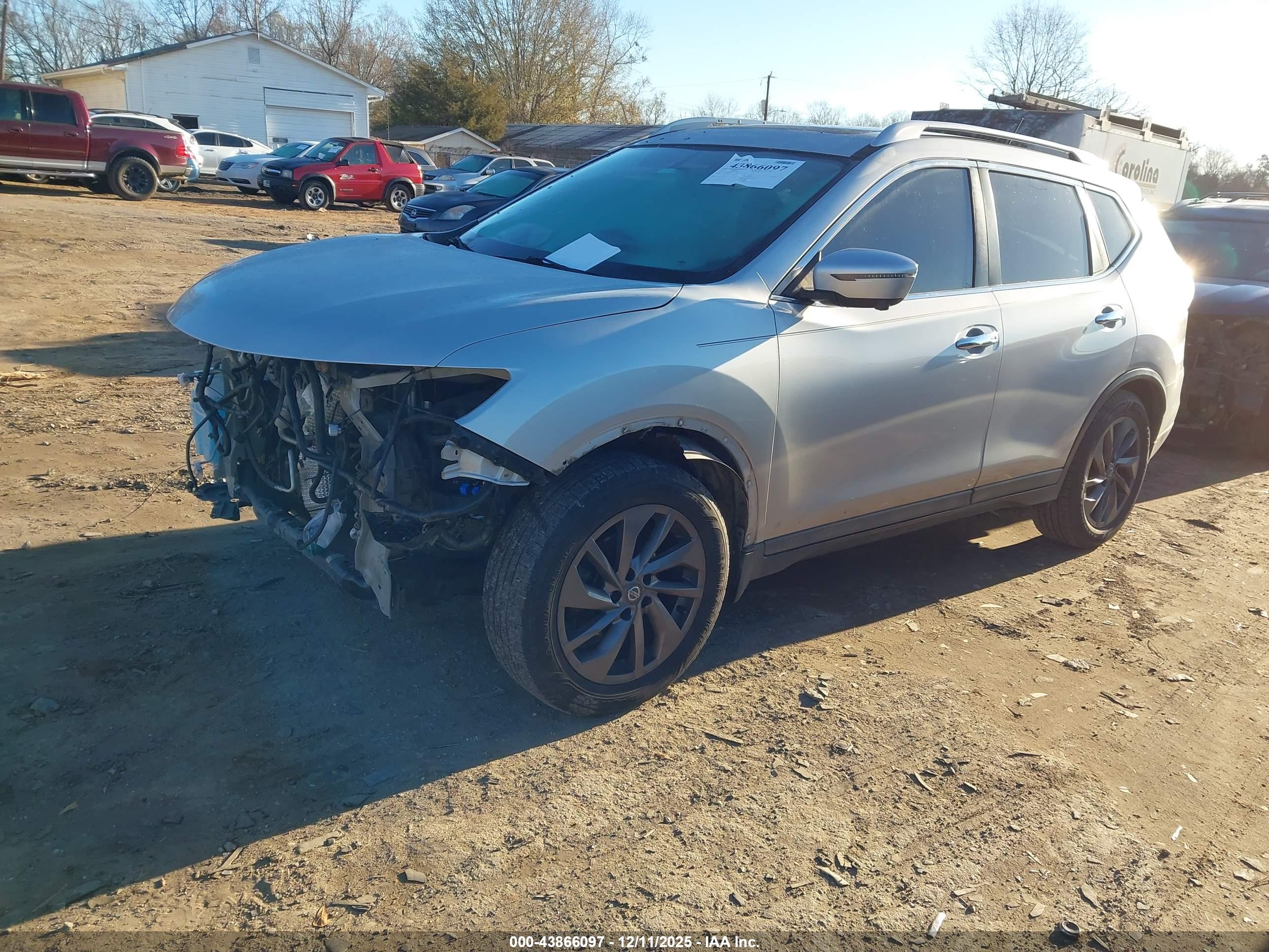 NISSAN ROGUE image 2