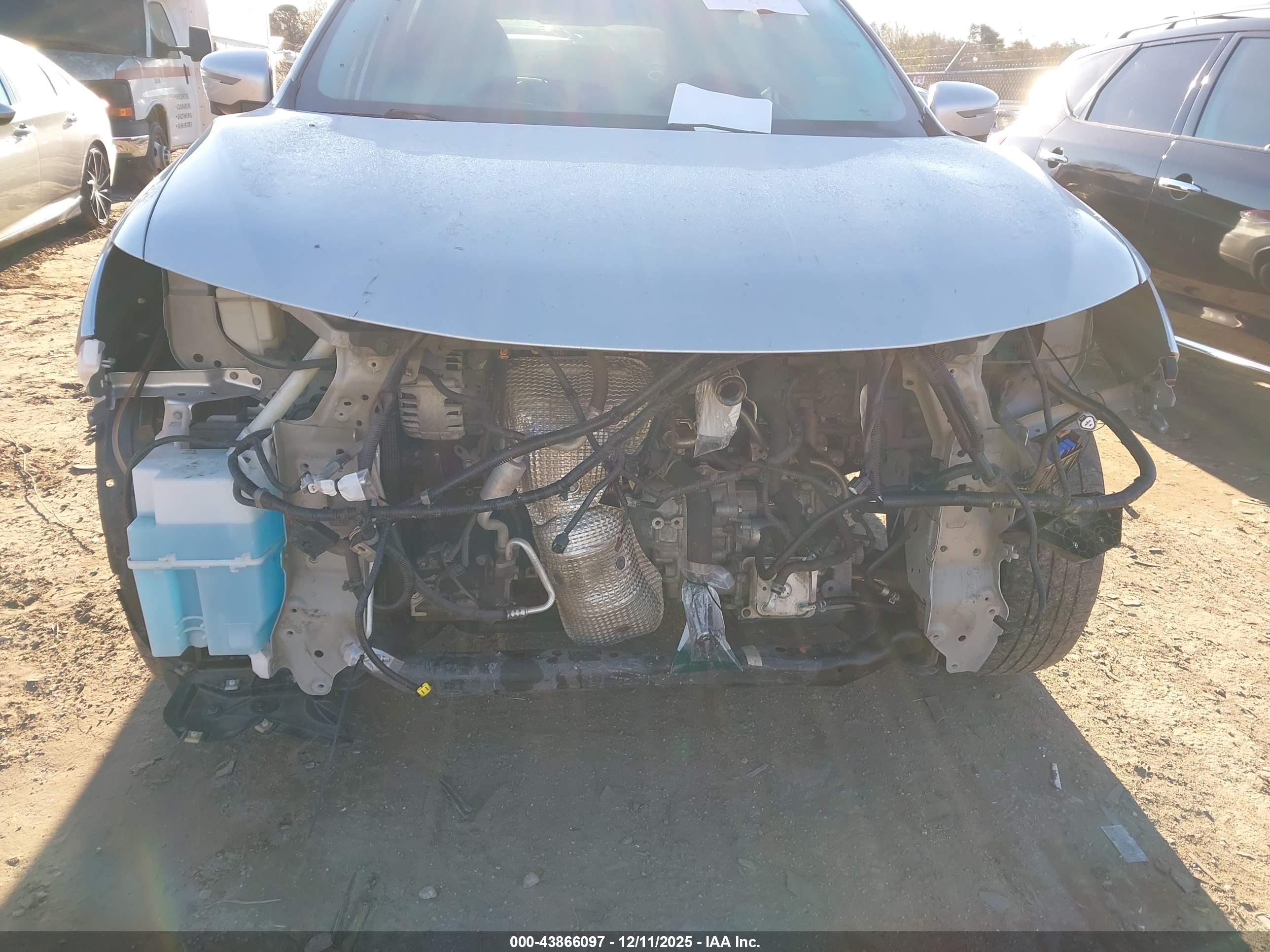 NISSAN ROGUE image 6