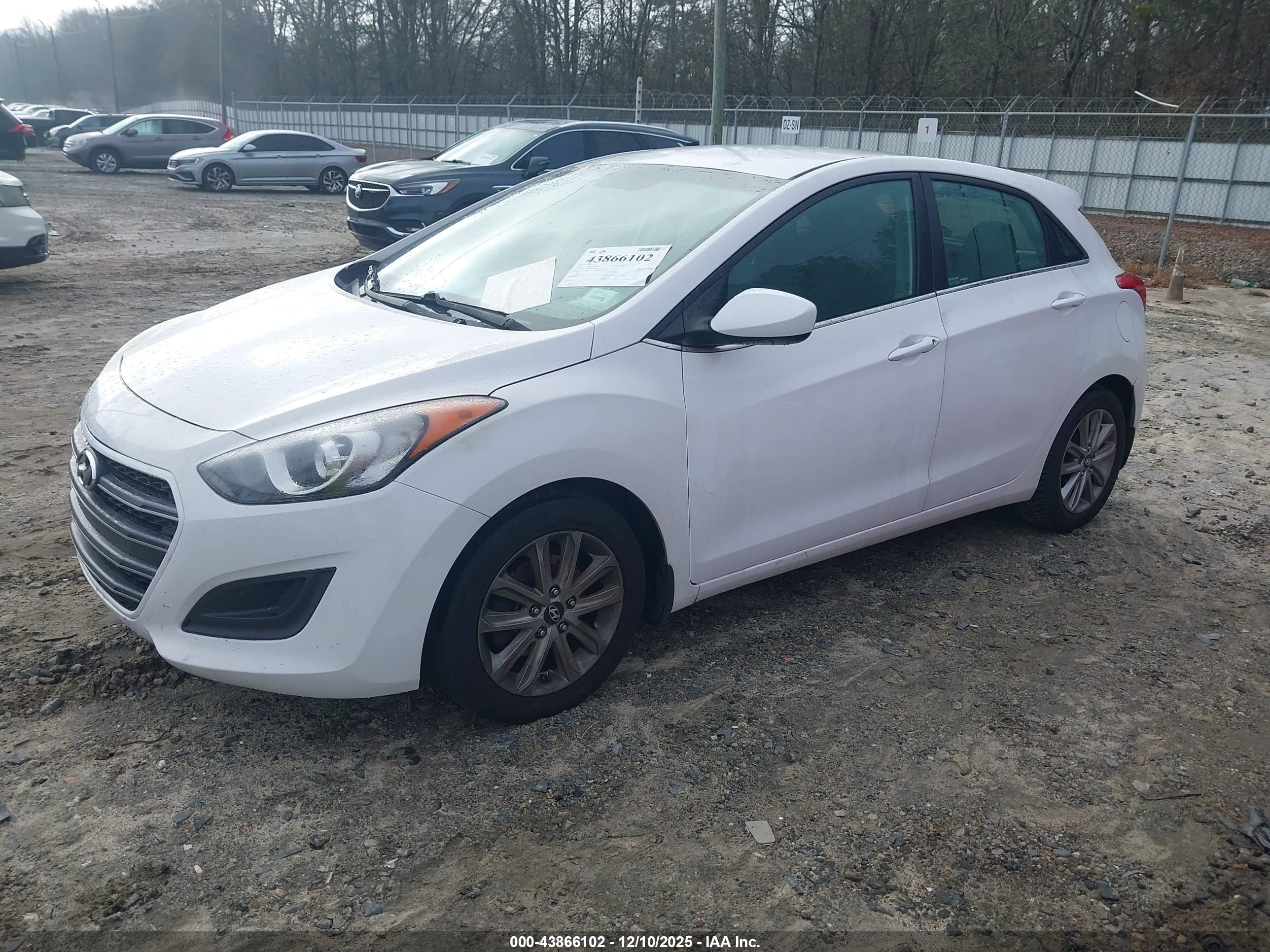 HYUNDAI ELANTRA image 2