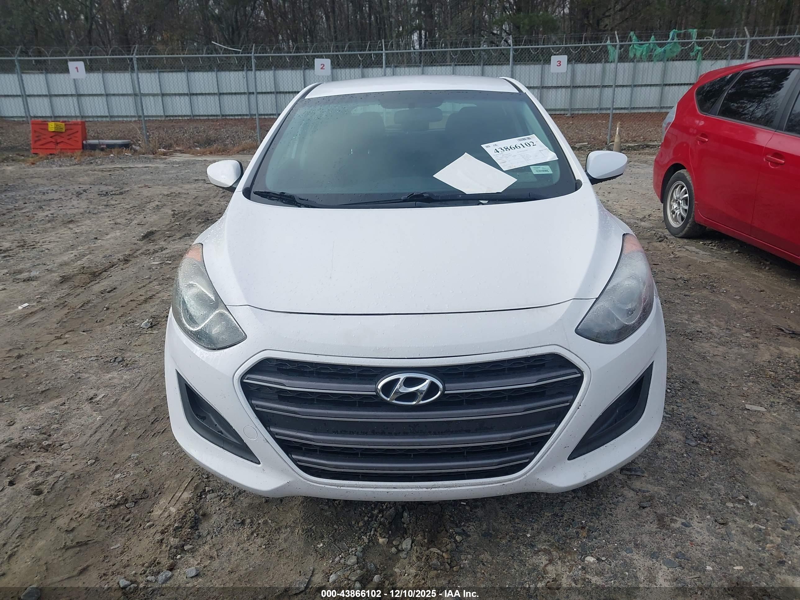 HYUNDAI ELANTRA image 6