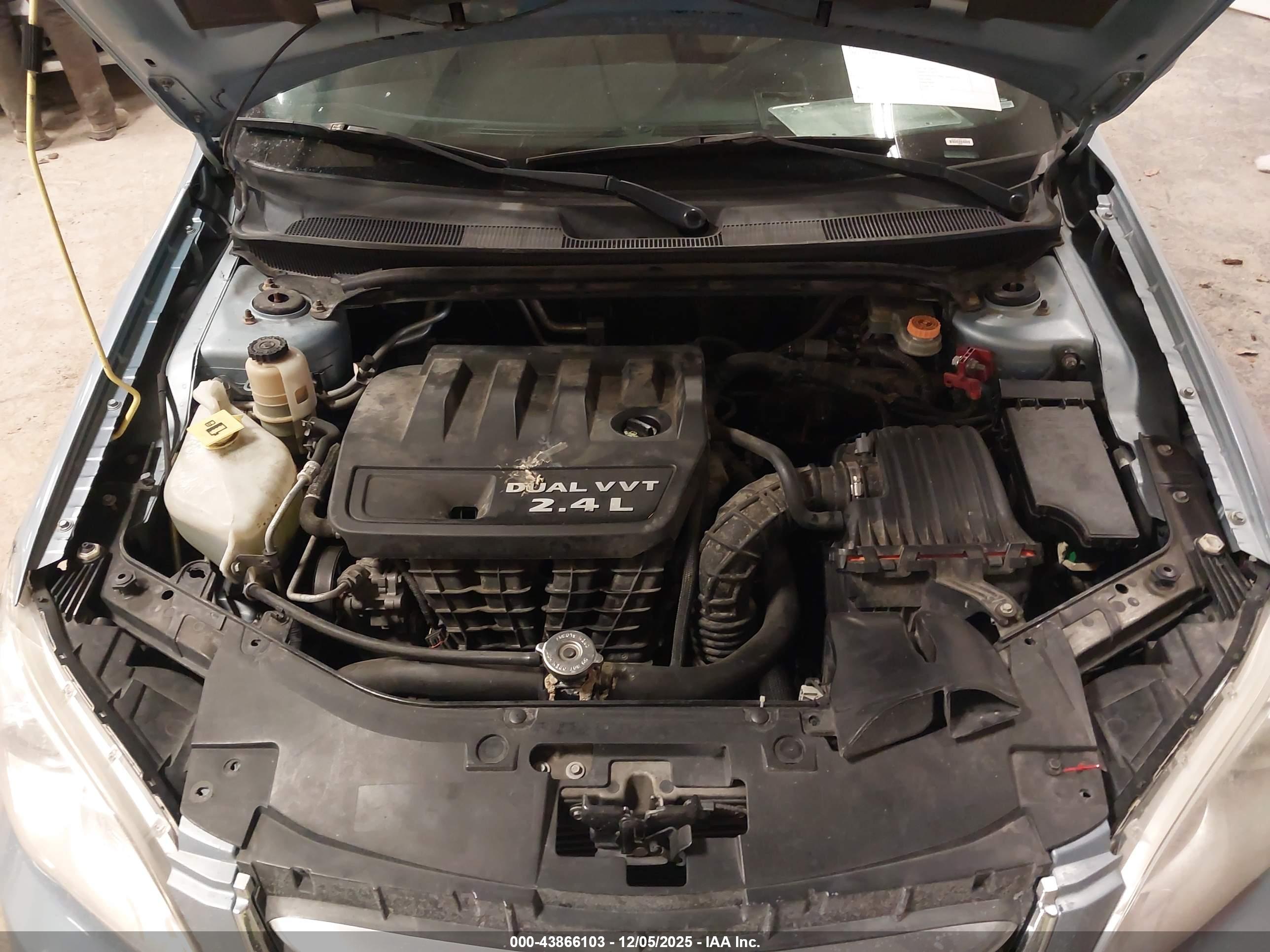 CHRYSLER 200 image 10
