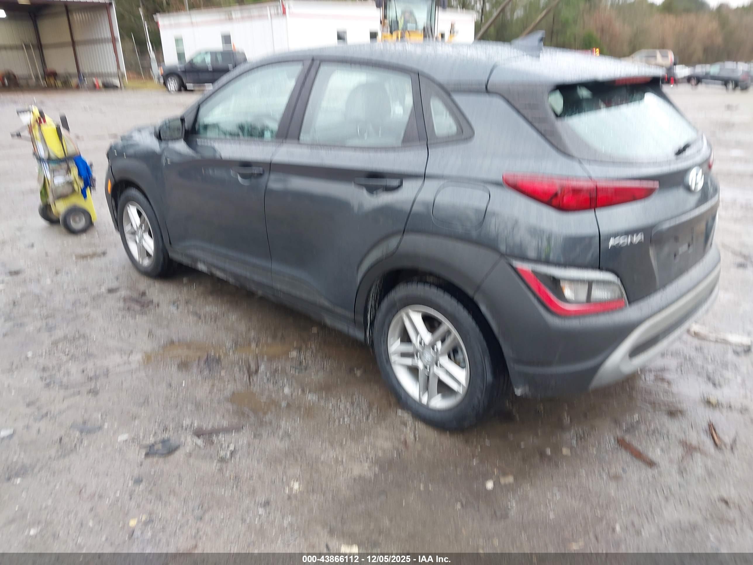 HYUNDAI KONA image 3