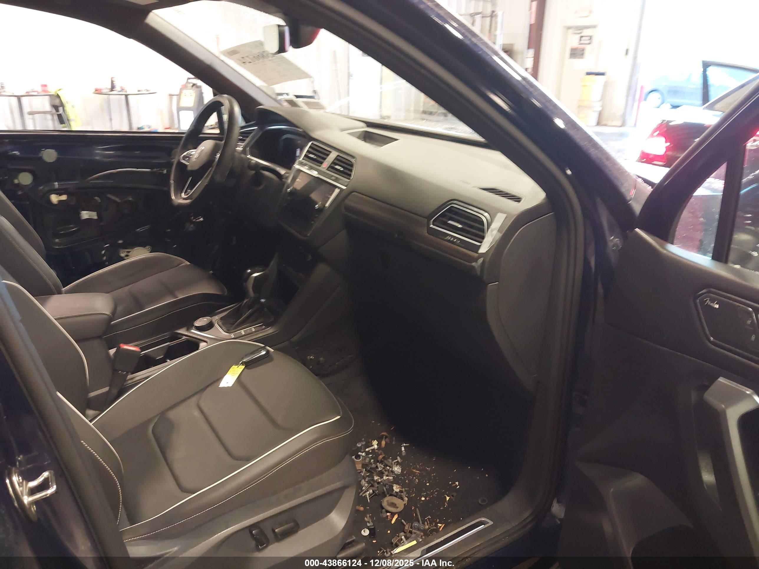 VOLKSWAGEN TIGUAN image 5
