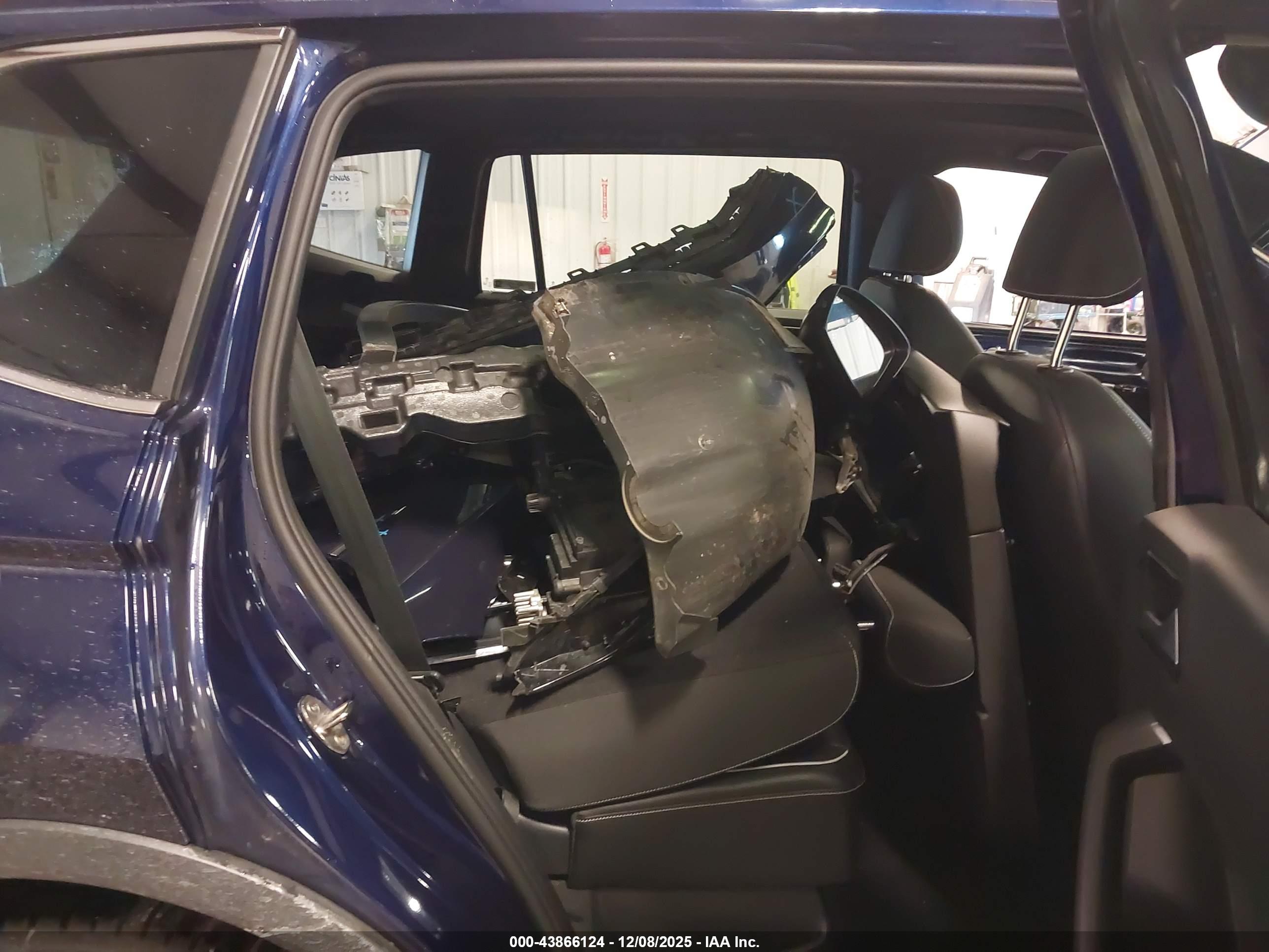 VOLKSWAGEN TIGUAN image 8