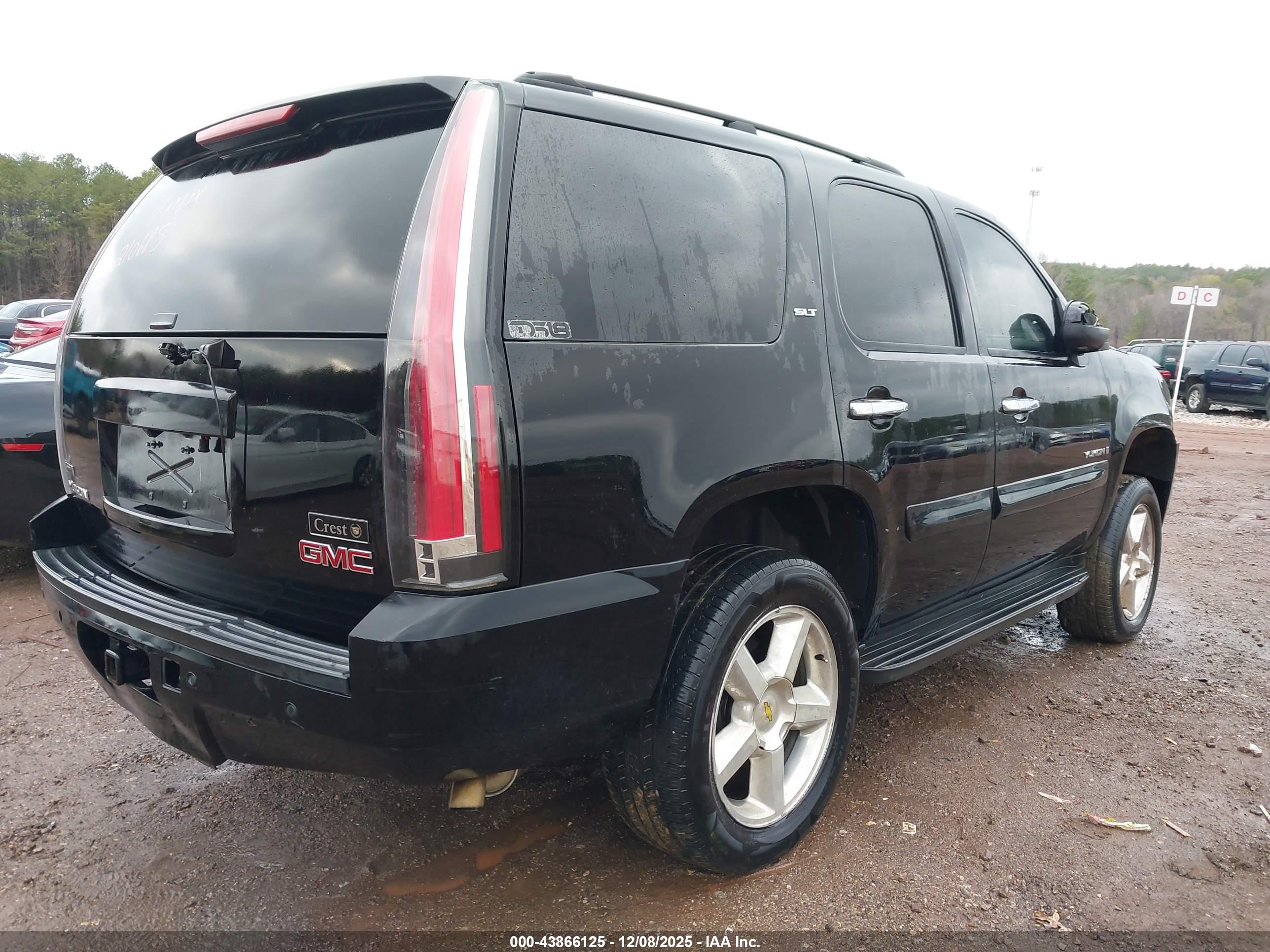 GMC YUKON image 4
