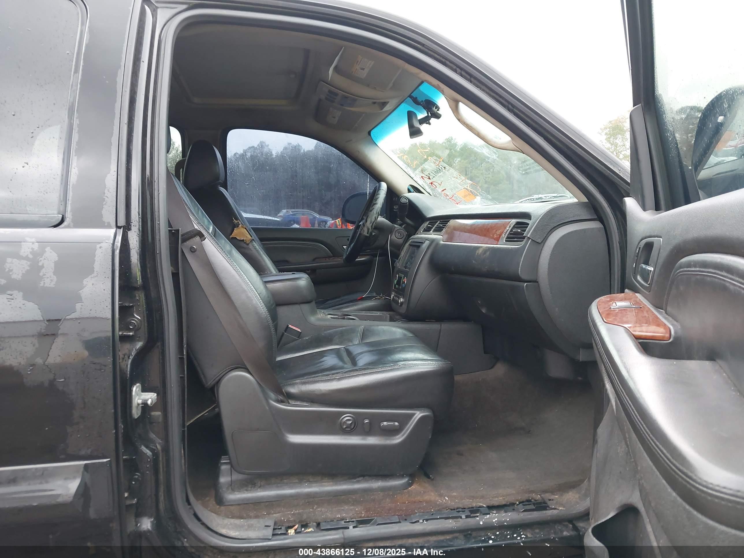 GMC YUKON image 5
