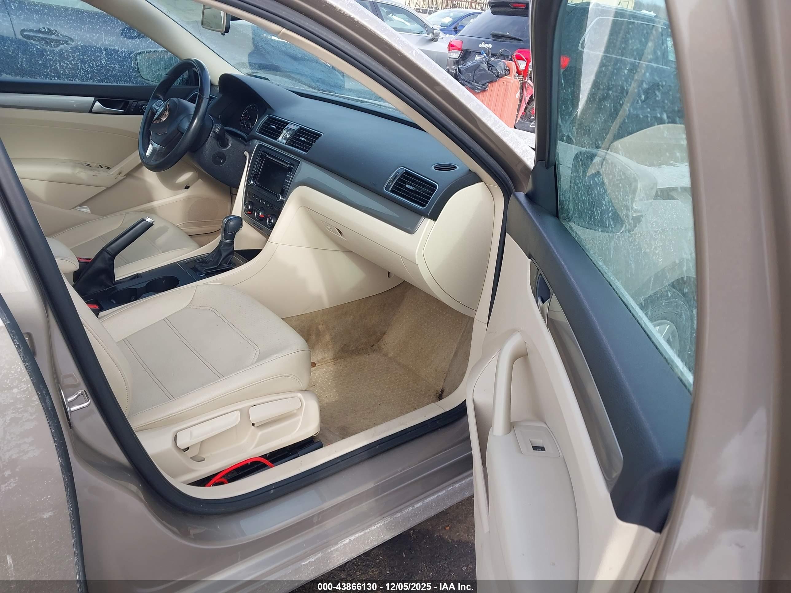VOLKSWAGEN PASSAT image 5