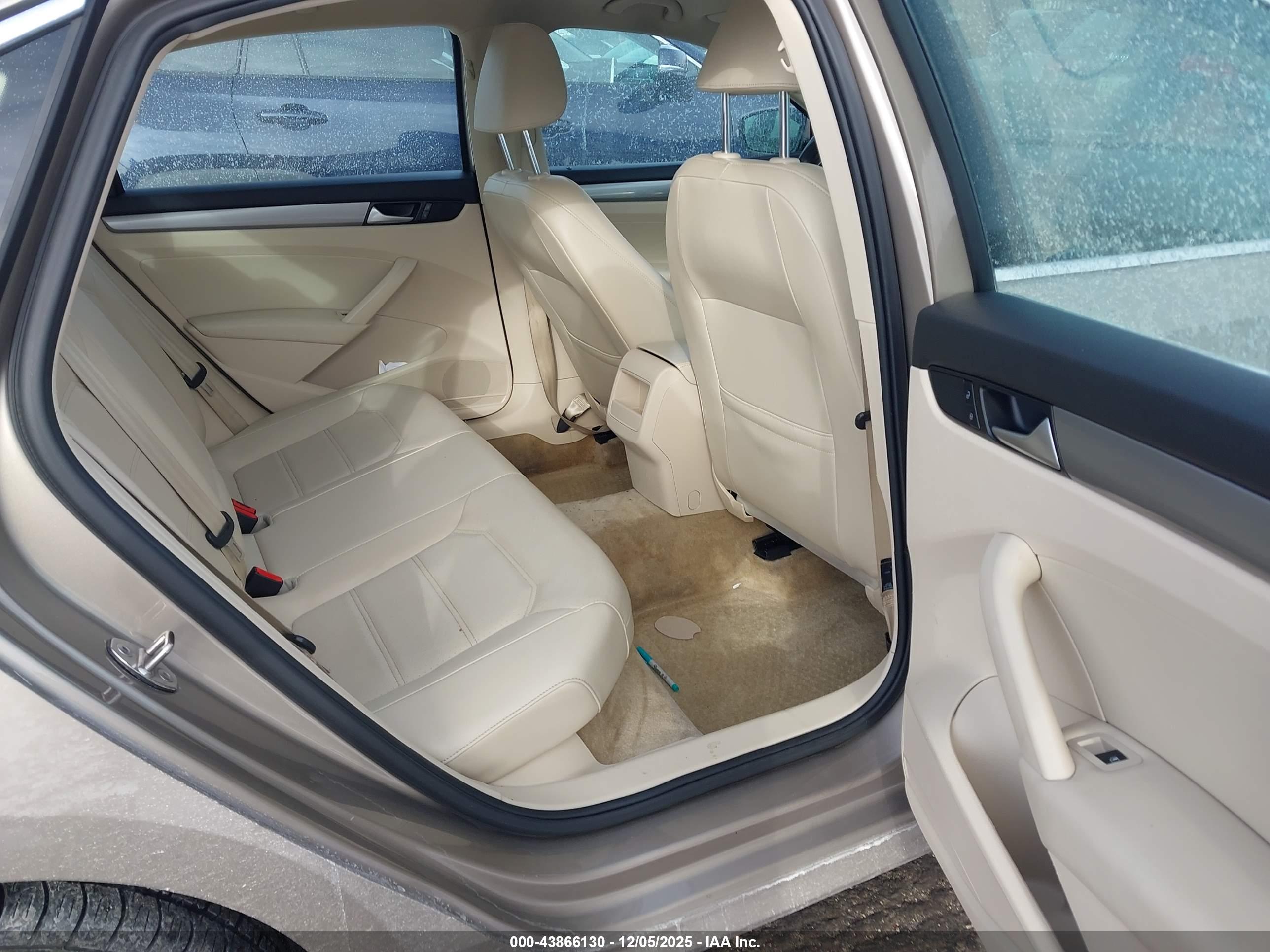 VOLKSWAGEN PASSAT image 8