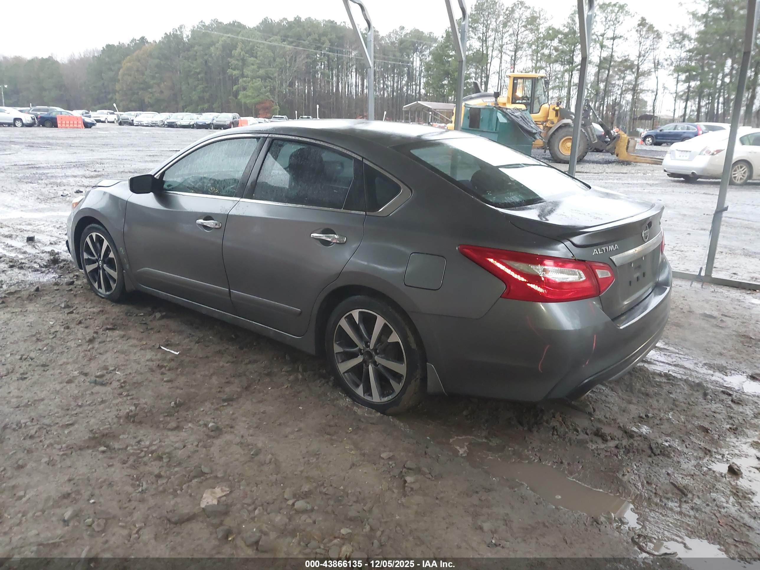 NISSAN ALTIMA image 3