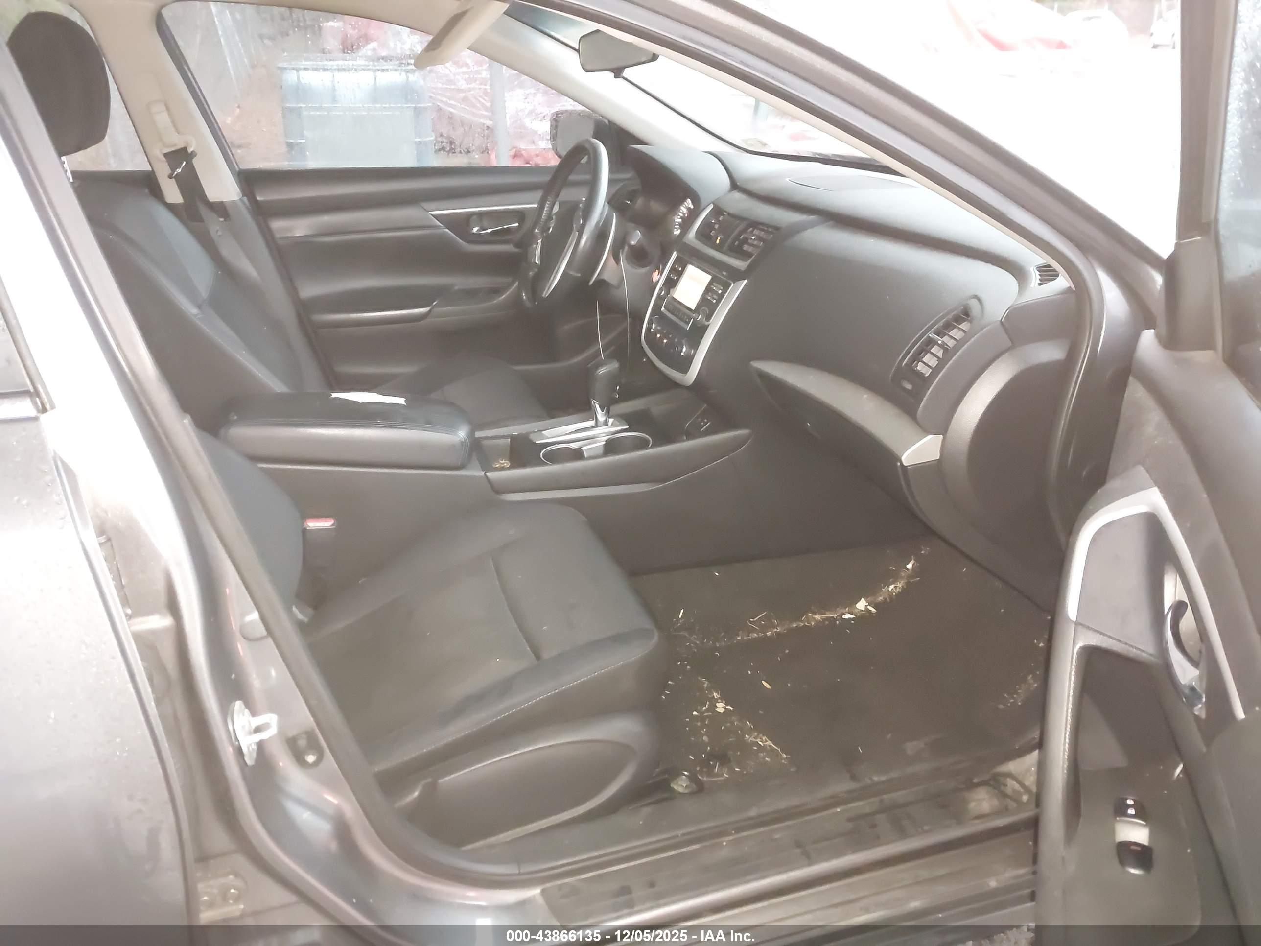 NISSAN ALTIMA image 5