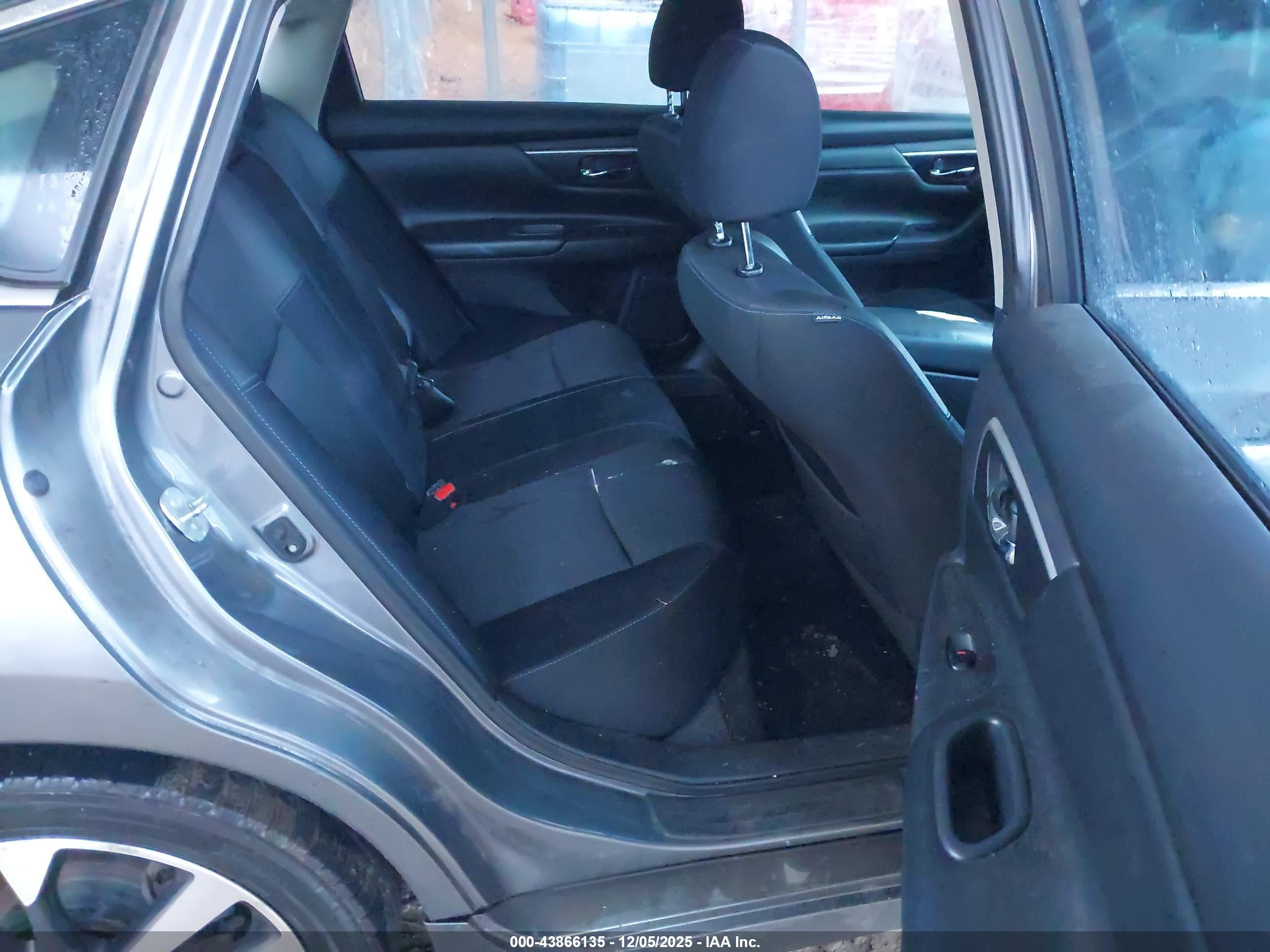 NISSAN ALTIMA image 8