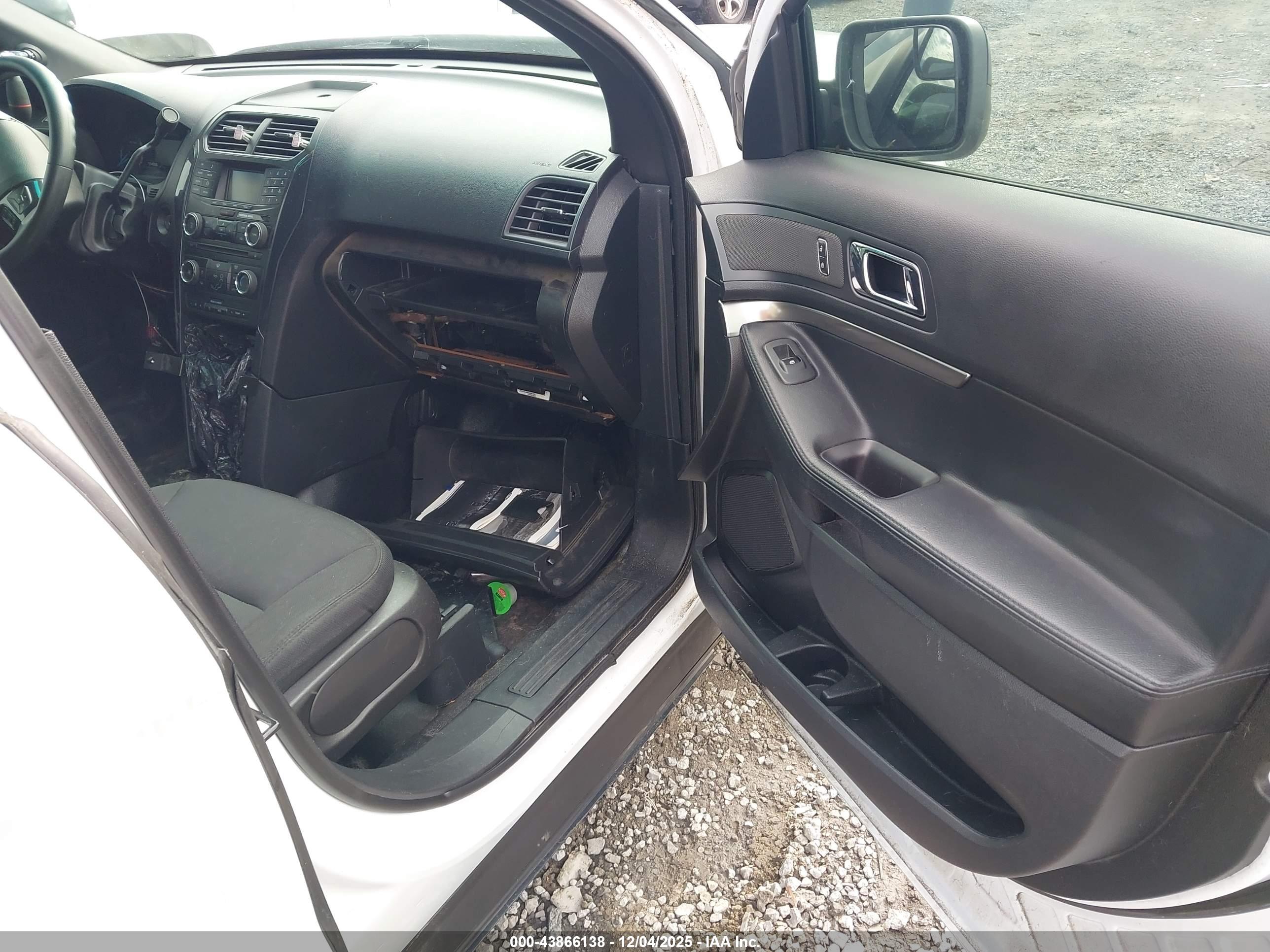 FORD UTILITY image 5