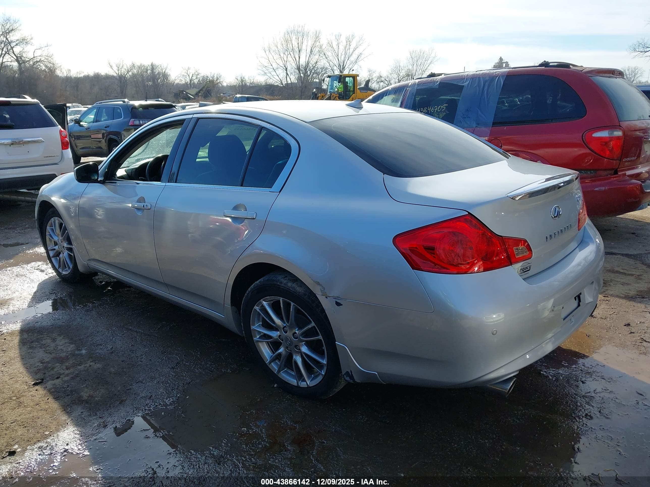 INFINITI G37X image 3