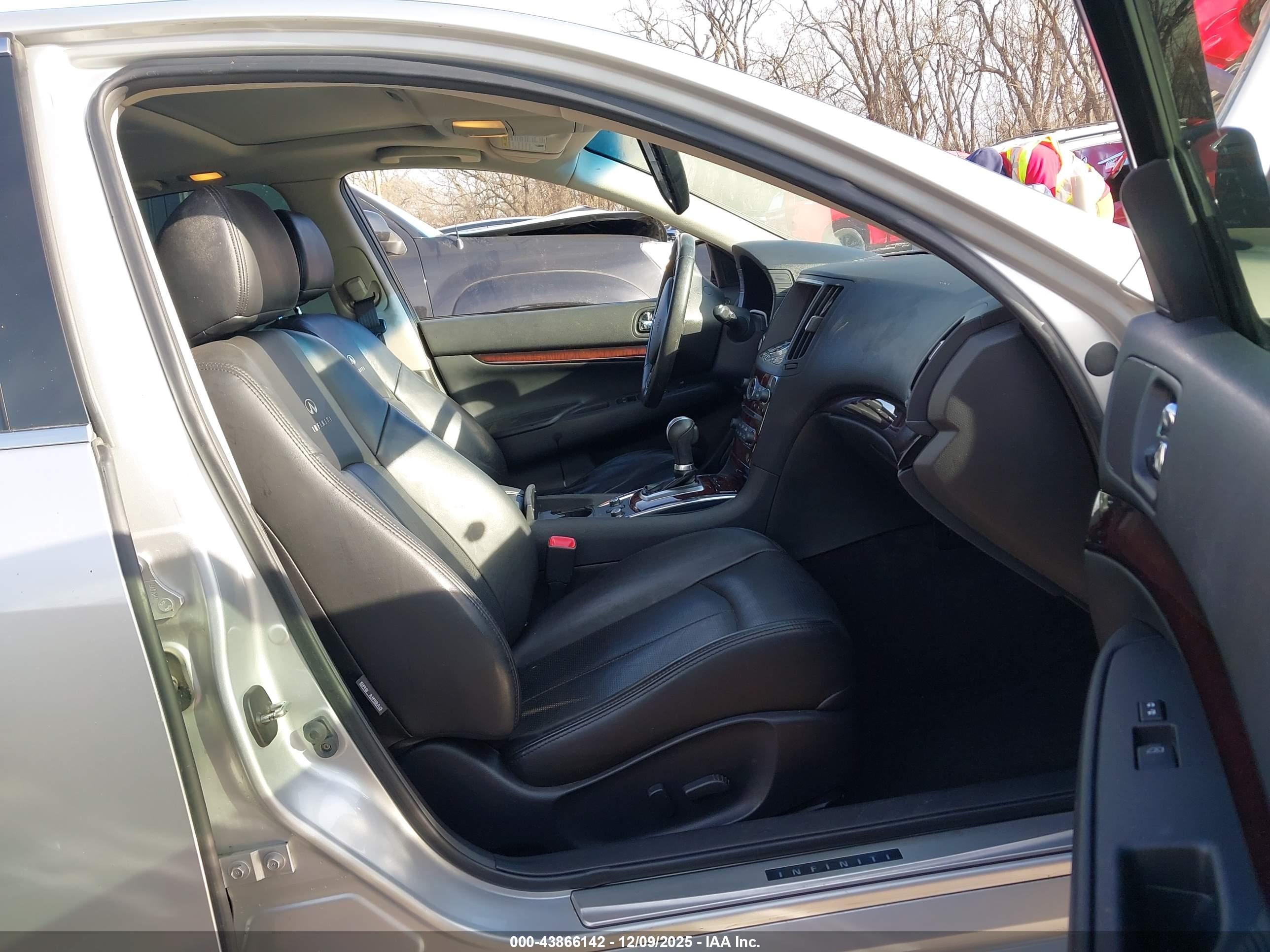 INFINITI G37X image 5
