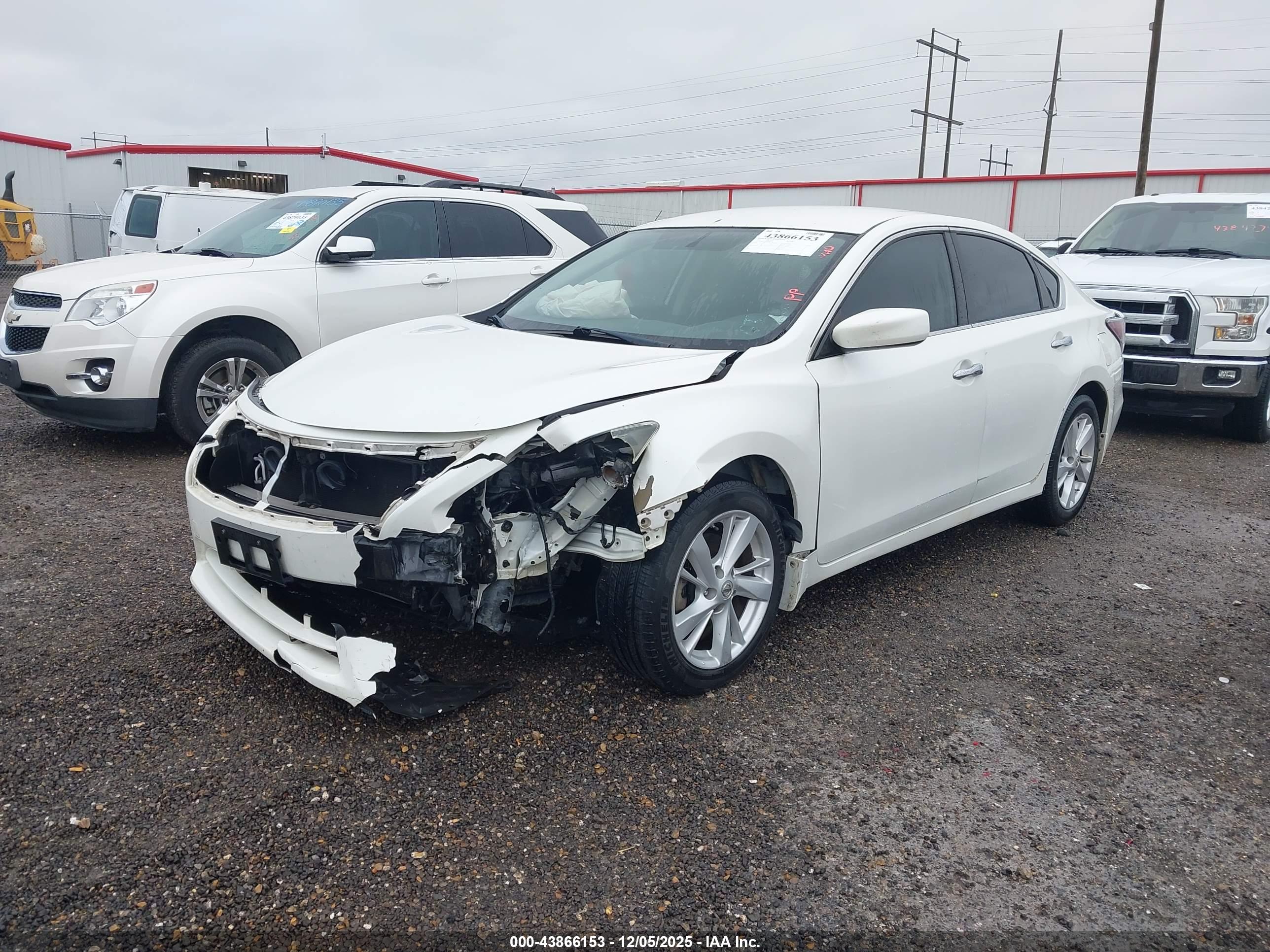 NISSAN ALTIMA image 2