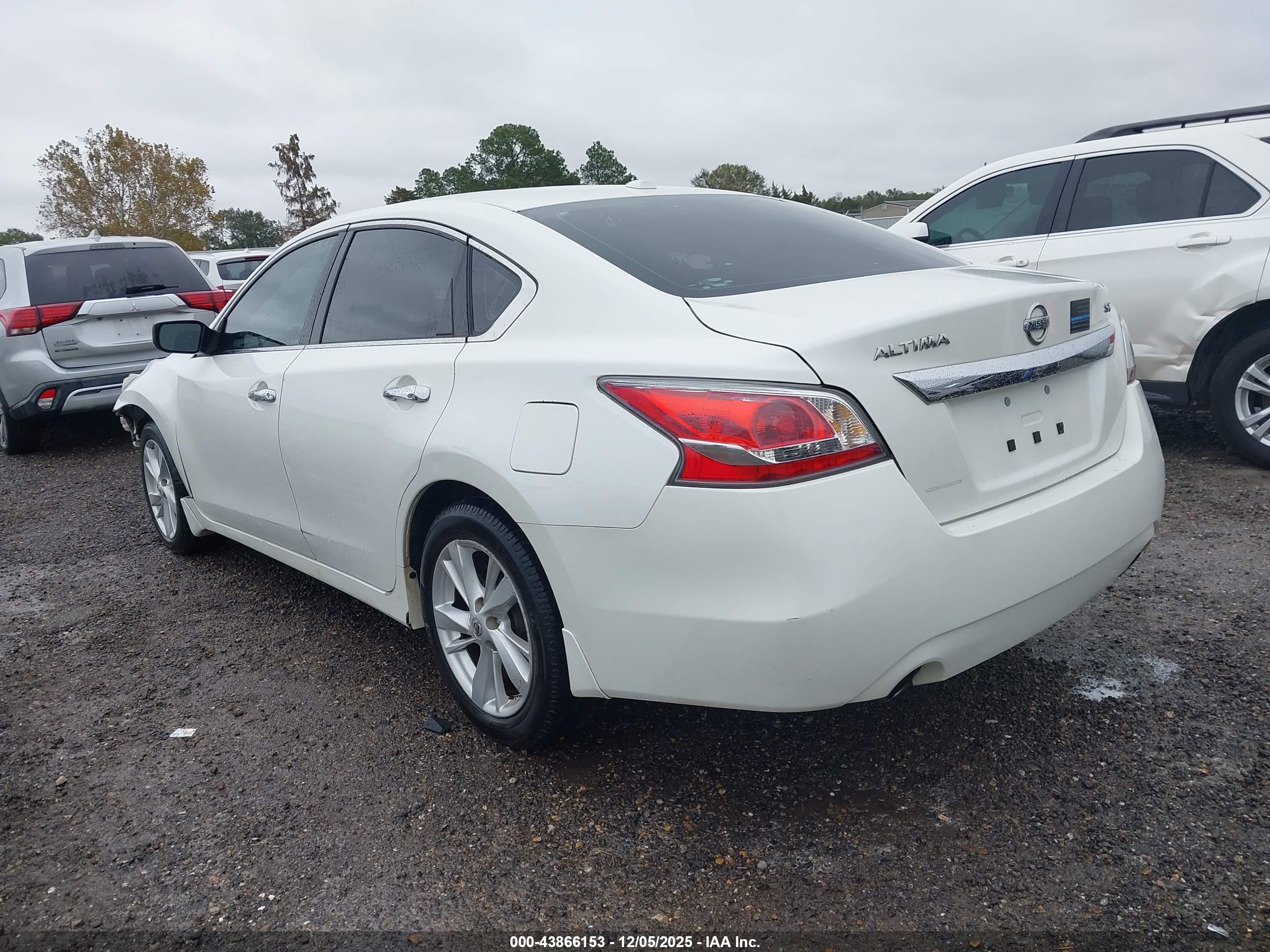 NISSAN ALTIMA image 3