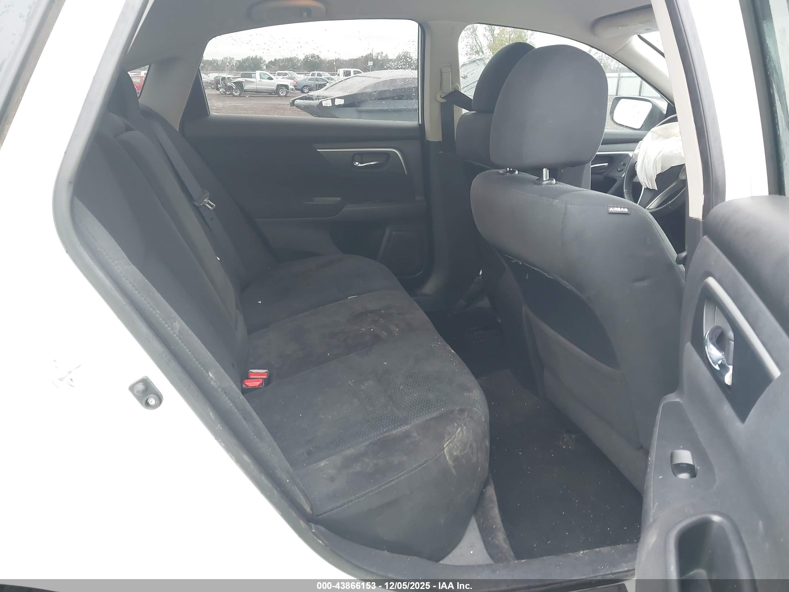 NISSAN ALTIMA image 8