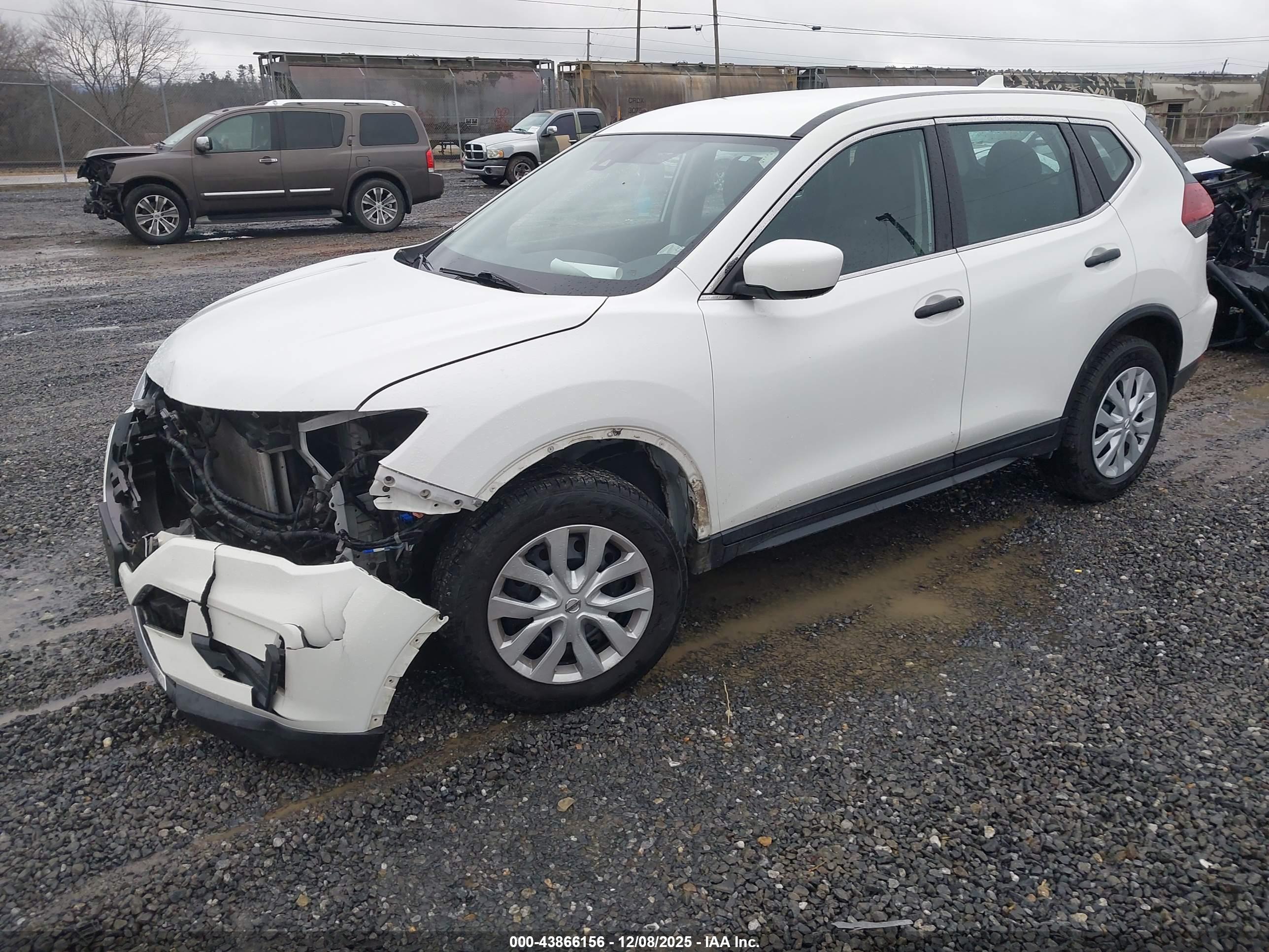 NISSAN ROGUE image 2