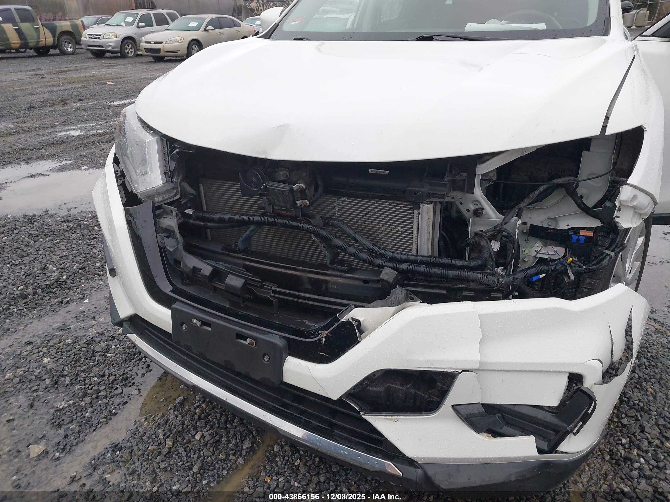 NISSAN ROGUE image 6
