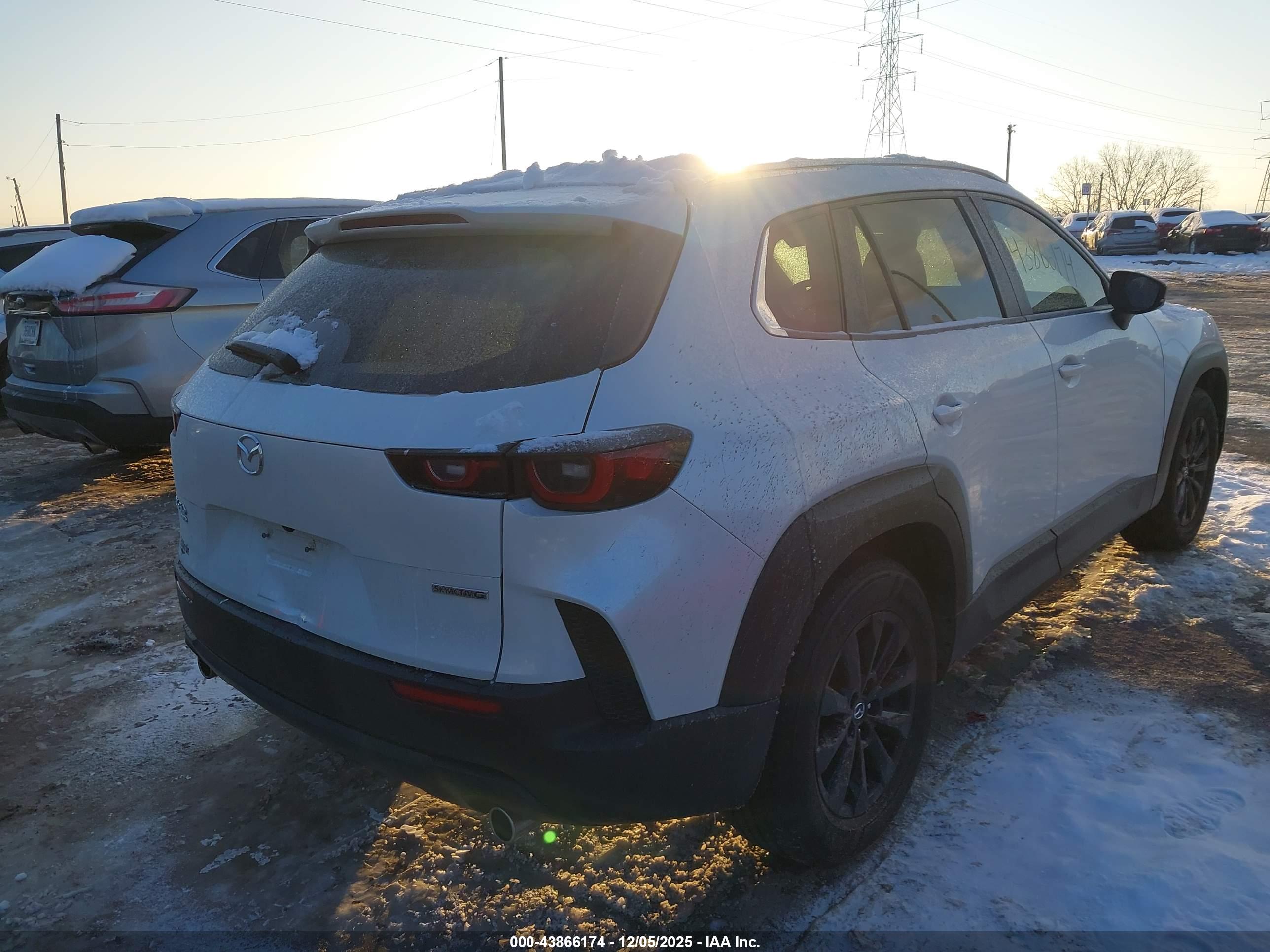 MAZDA CX-50 image 4