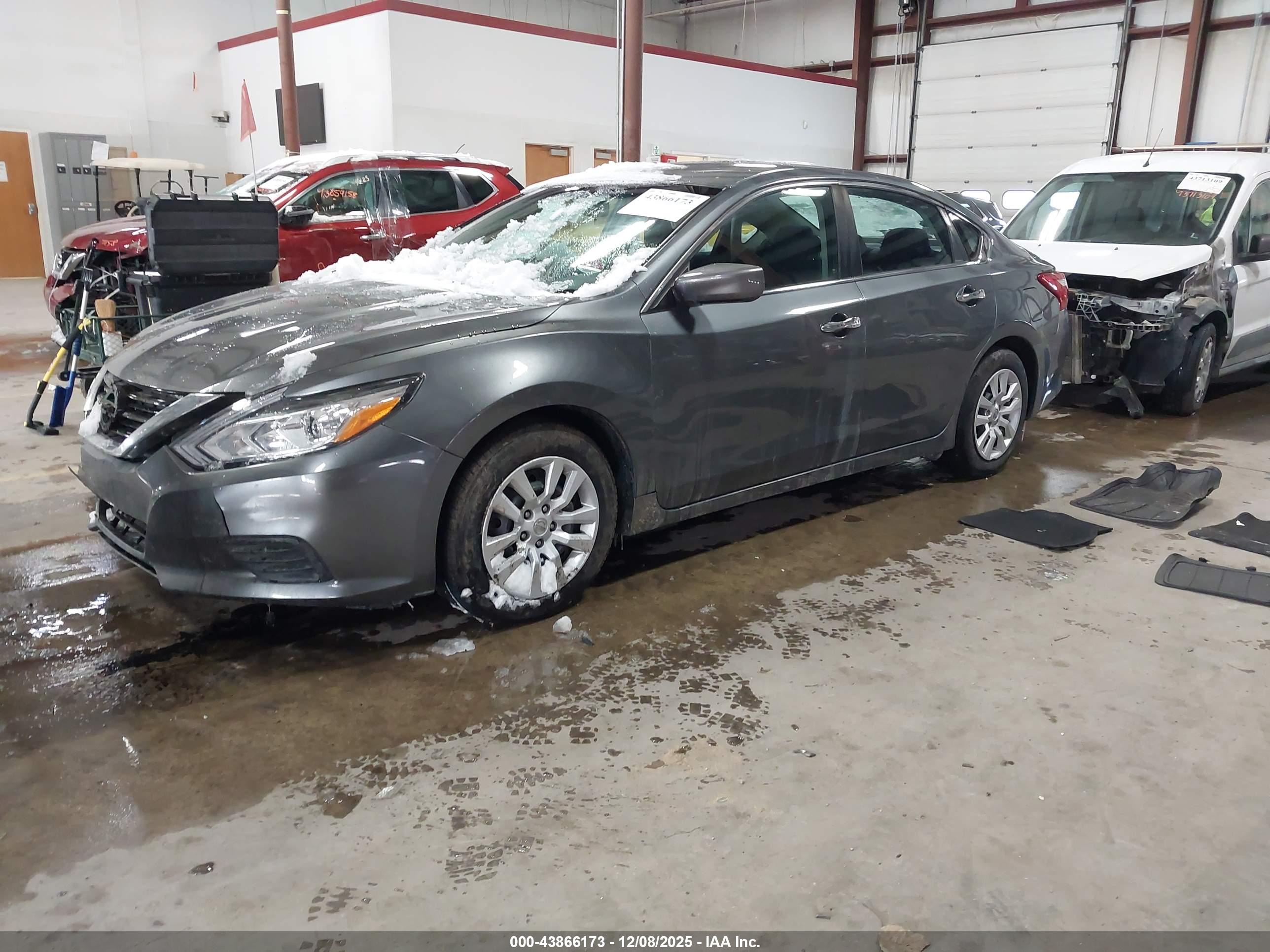 NISSAN ALTIMA image 2