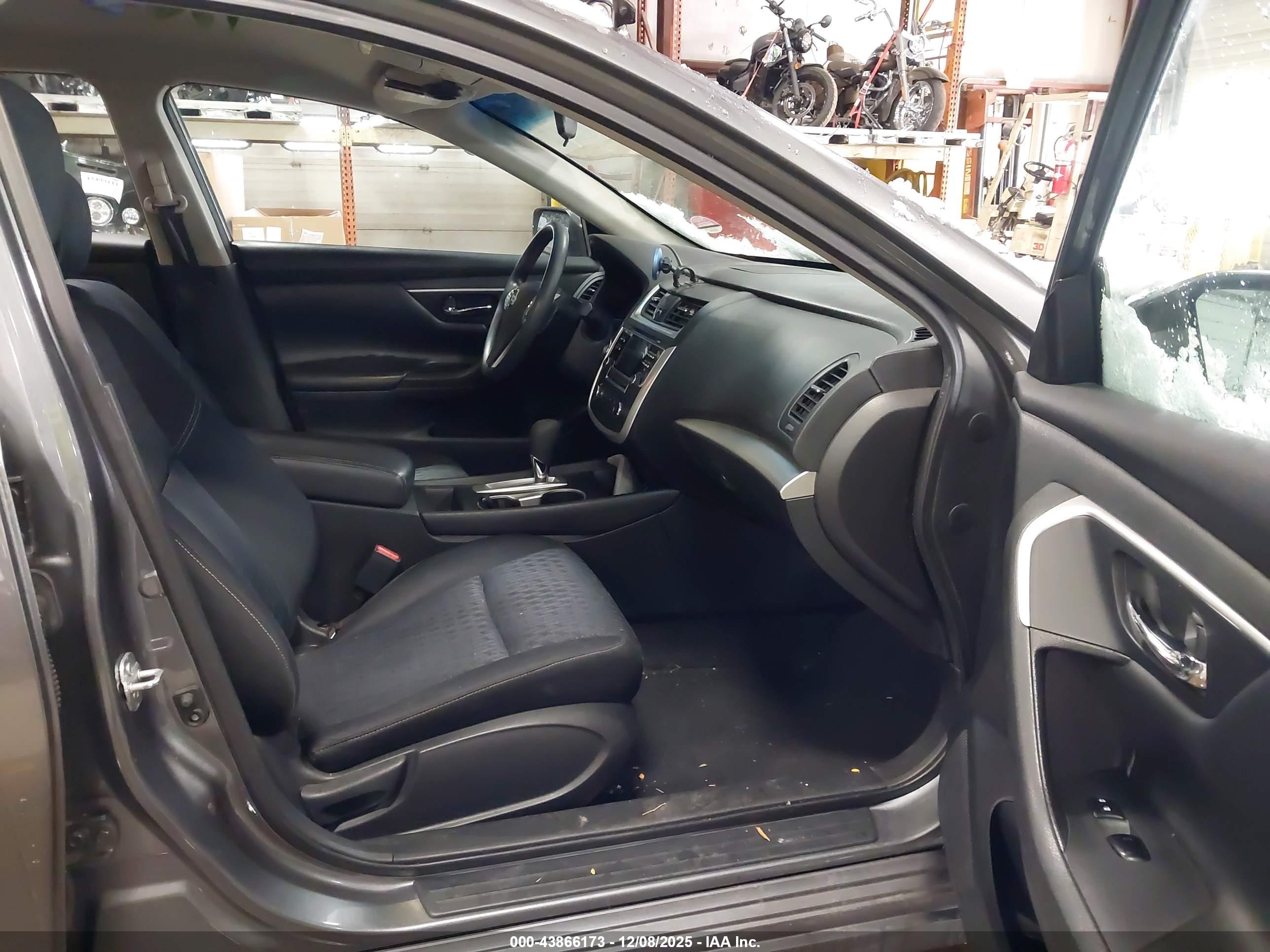 NISSAN ALTIMA image 5