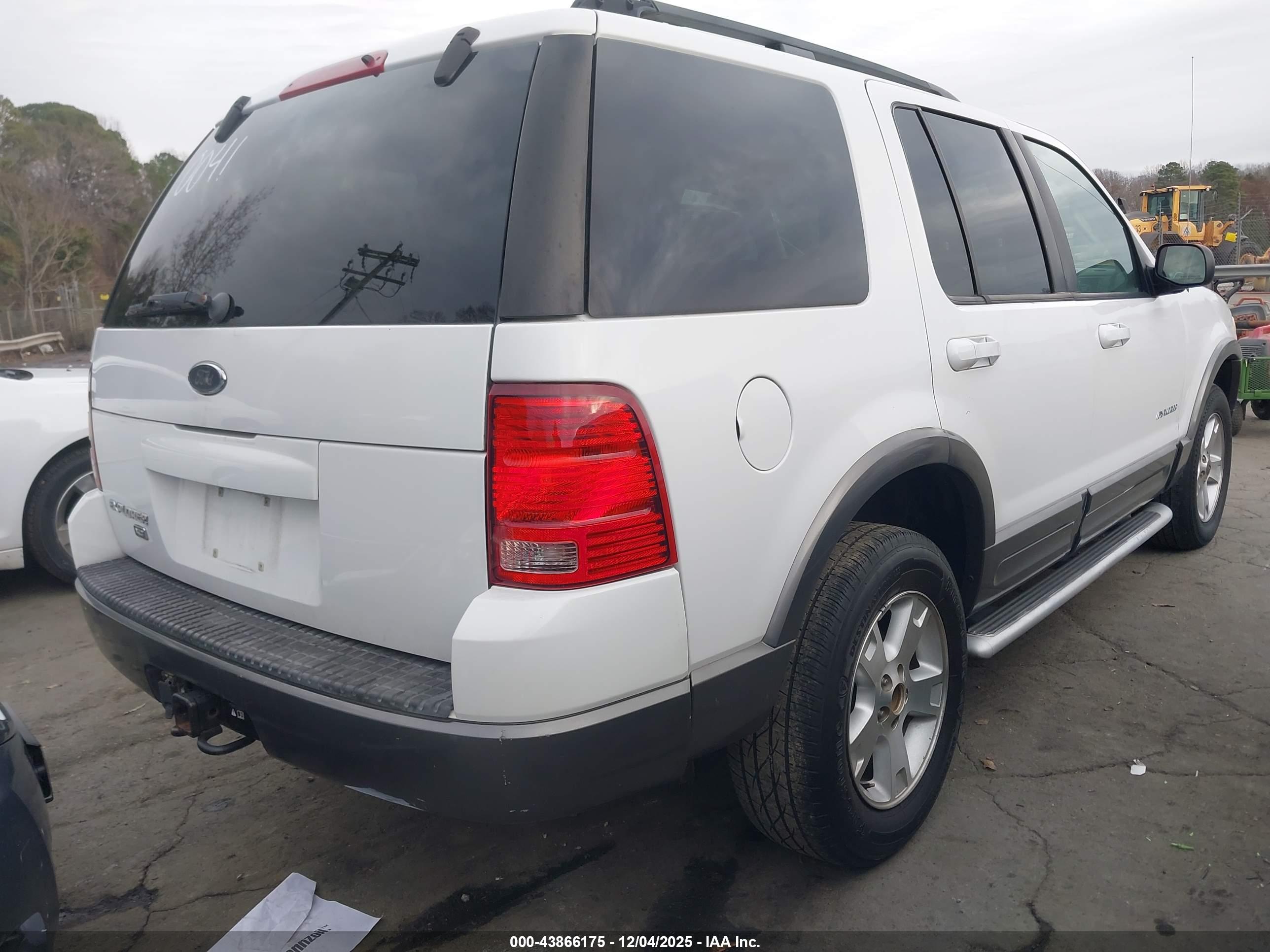 FORD EXPLORER image 4