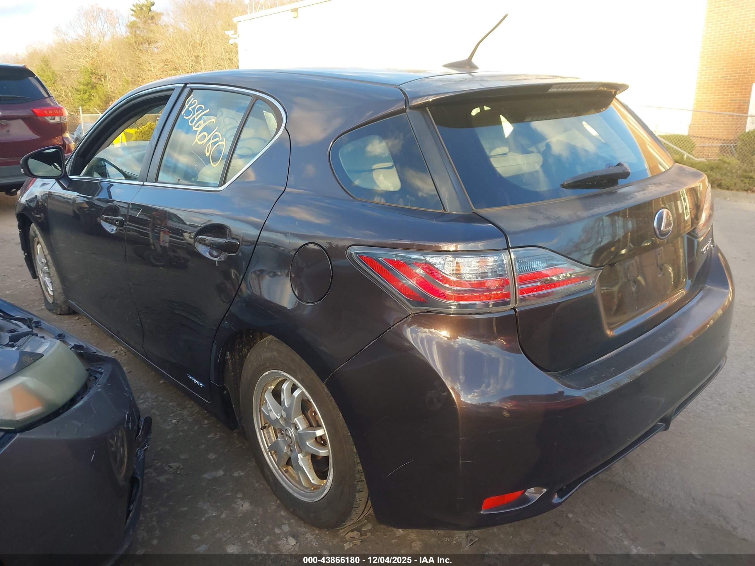 LEXUS CT image 3