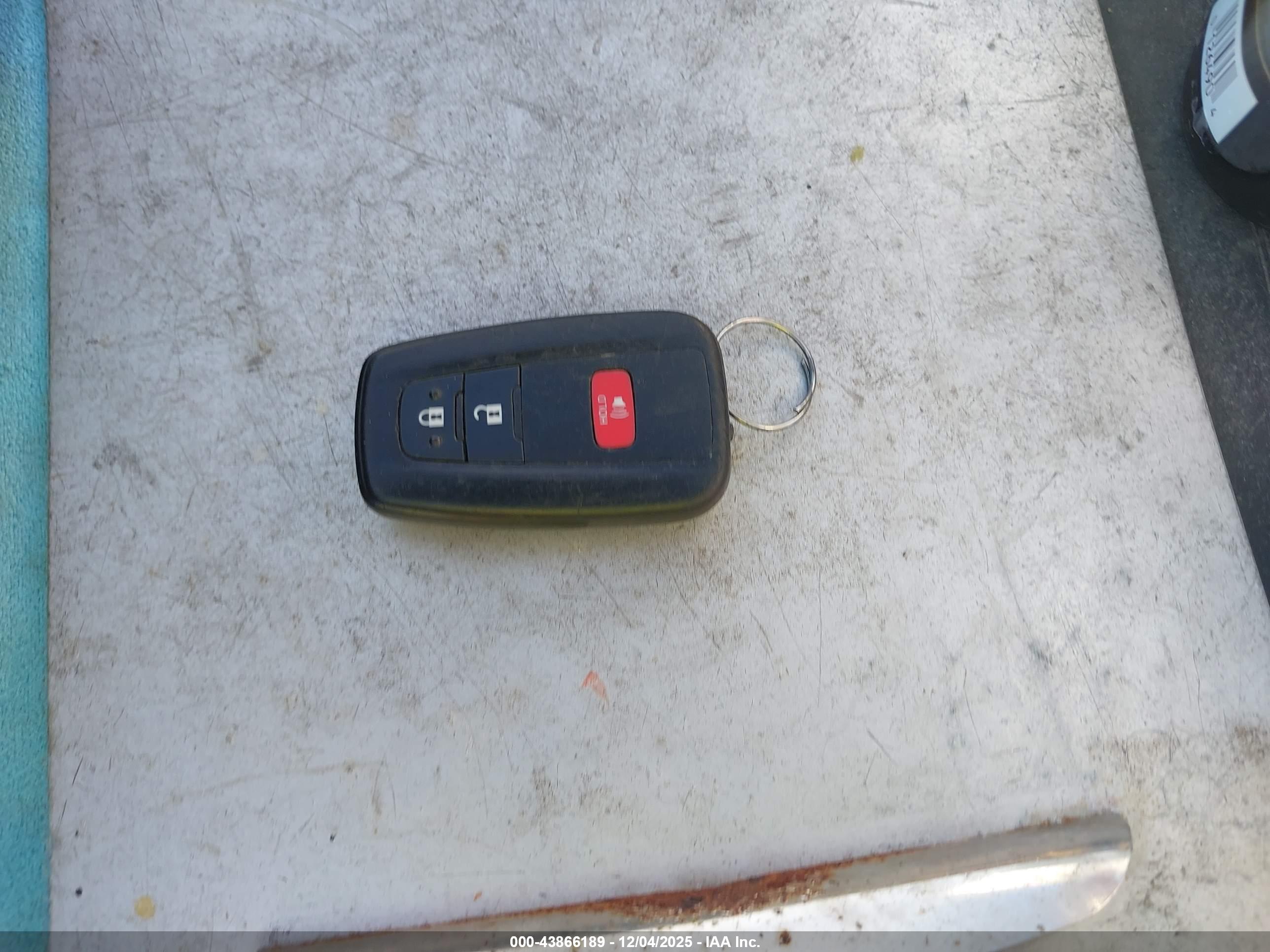 TOYOTA C-HR image 11