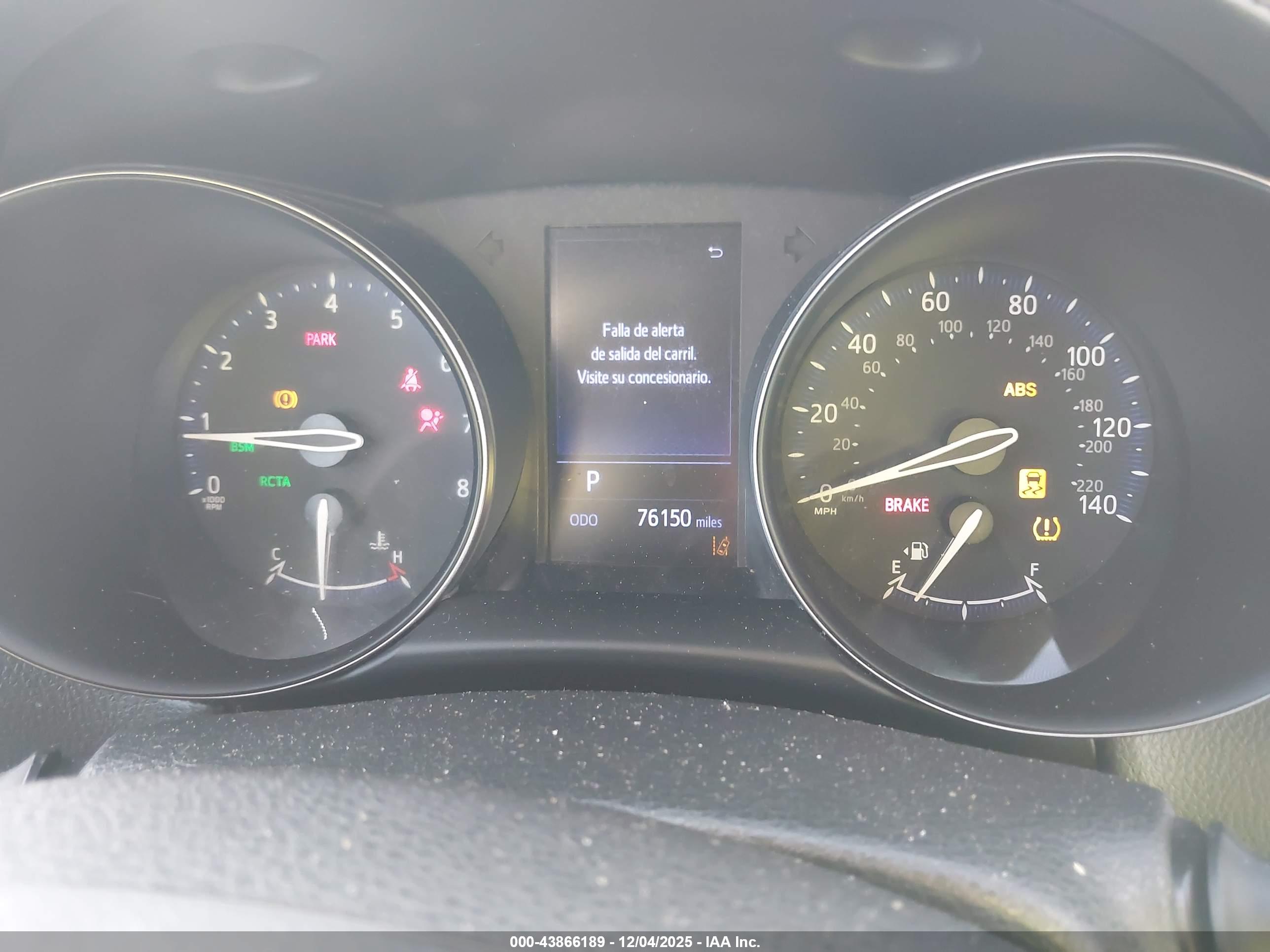 TOYOTA C-HR image 7