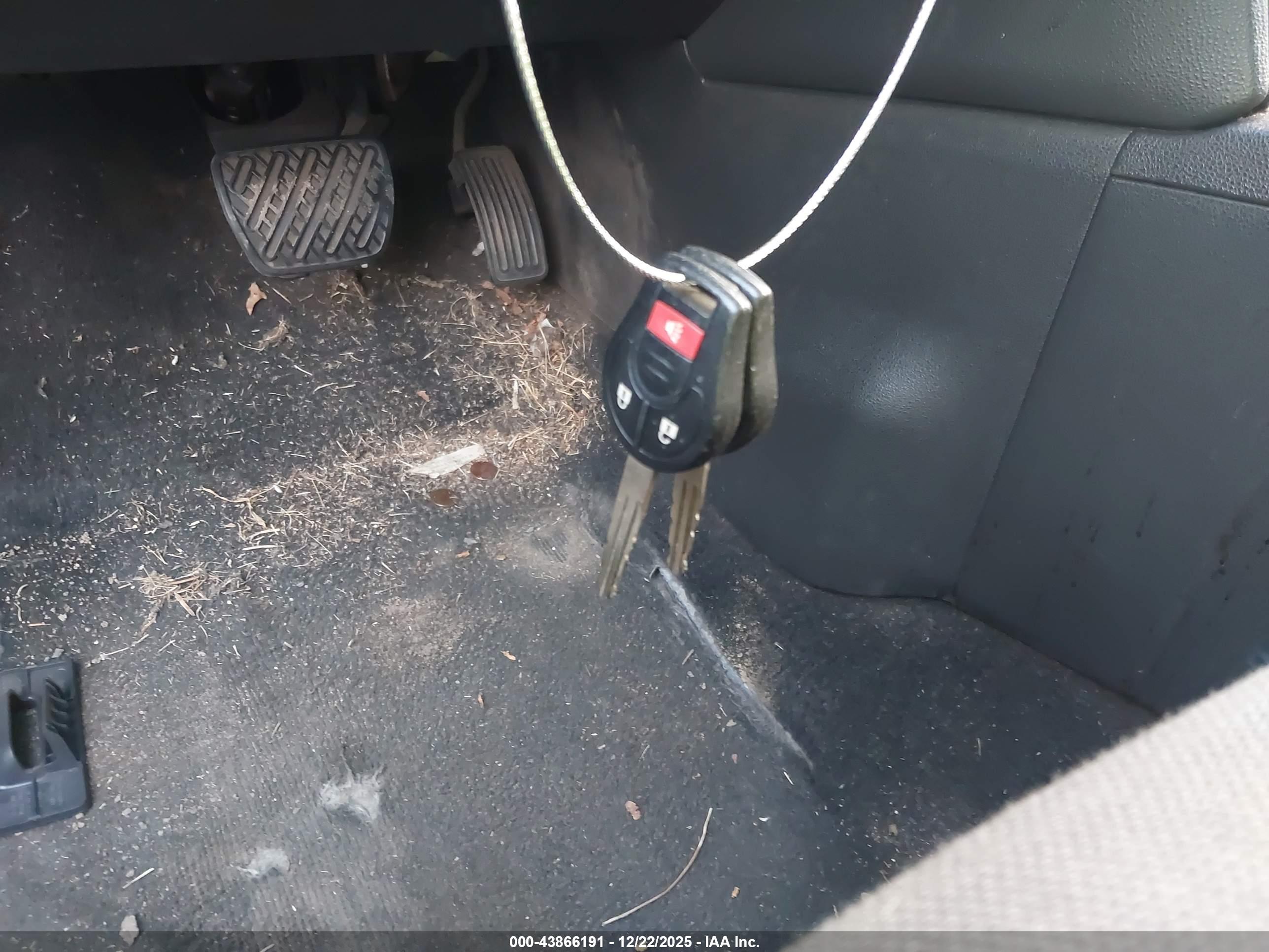 NISSAN ROGUE image 11