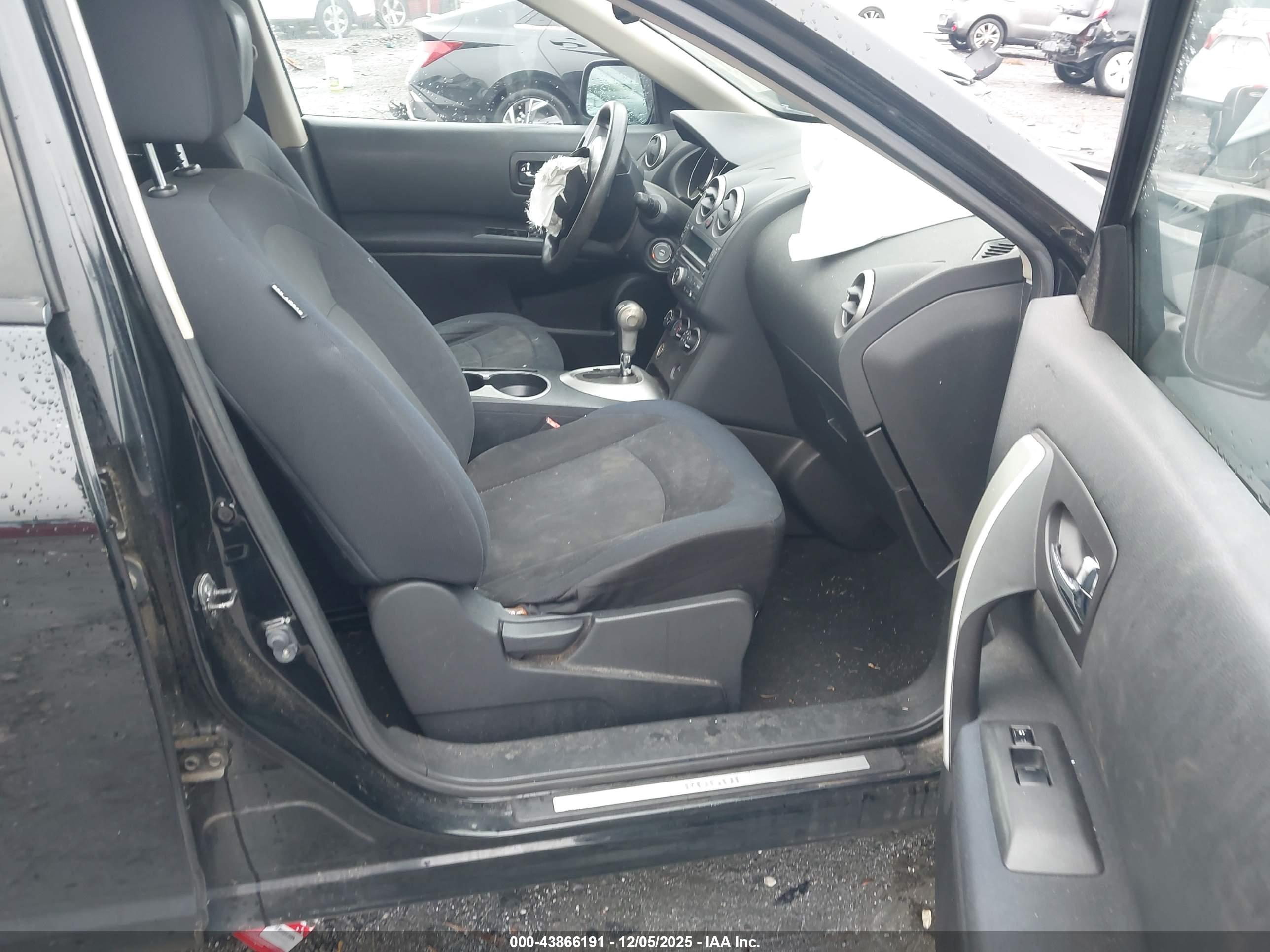 NISSAN ROGUE image 5