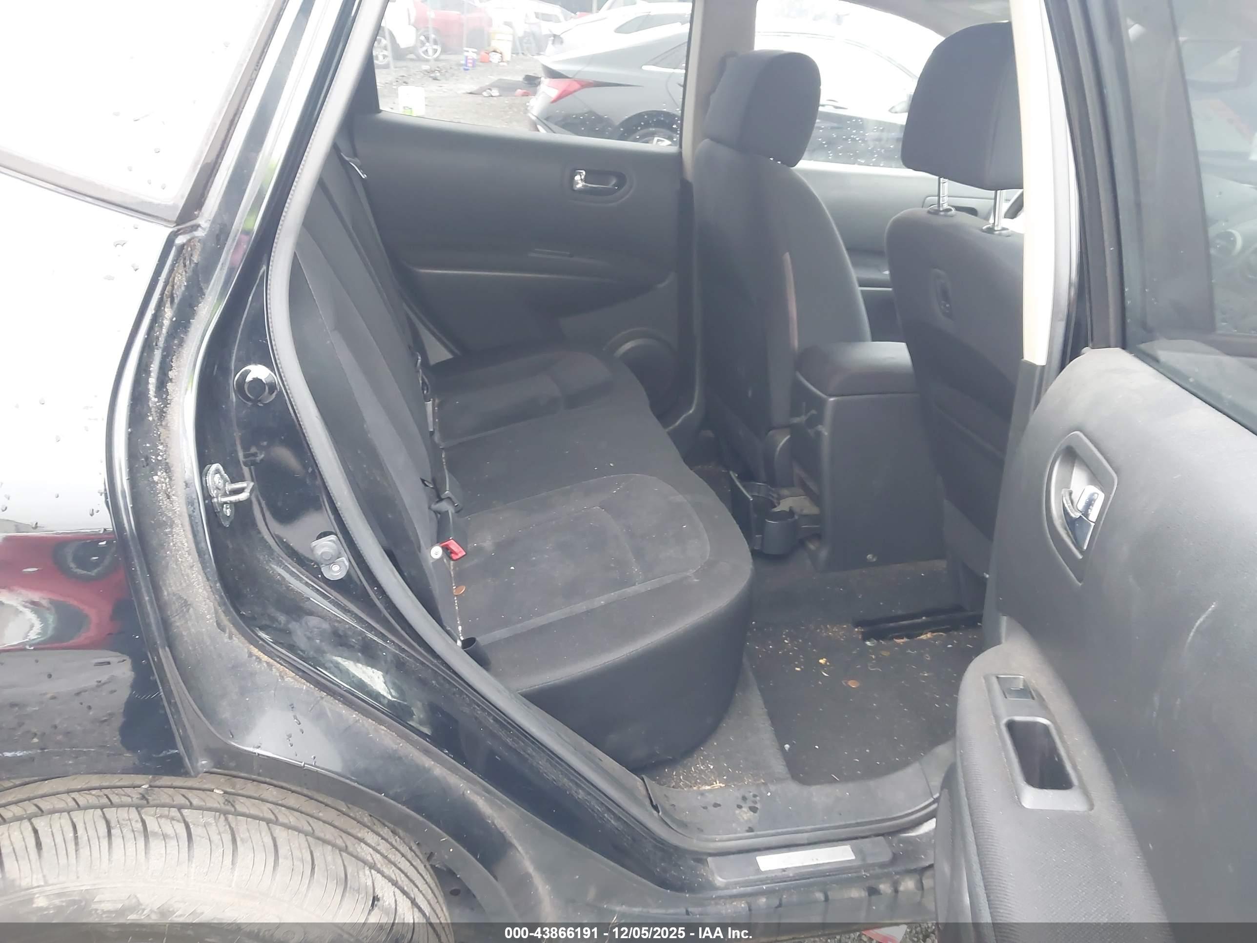 NISSAN ROGUE image 8