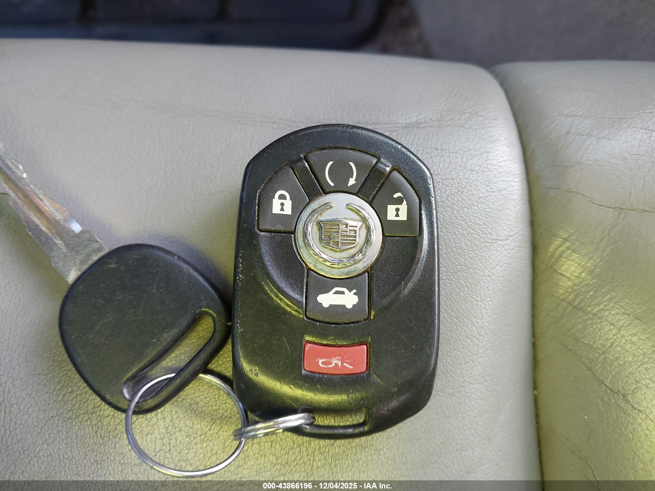 CADILLAC STS image 11