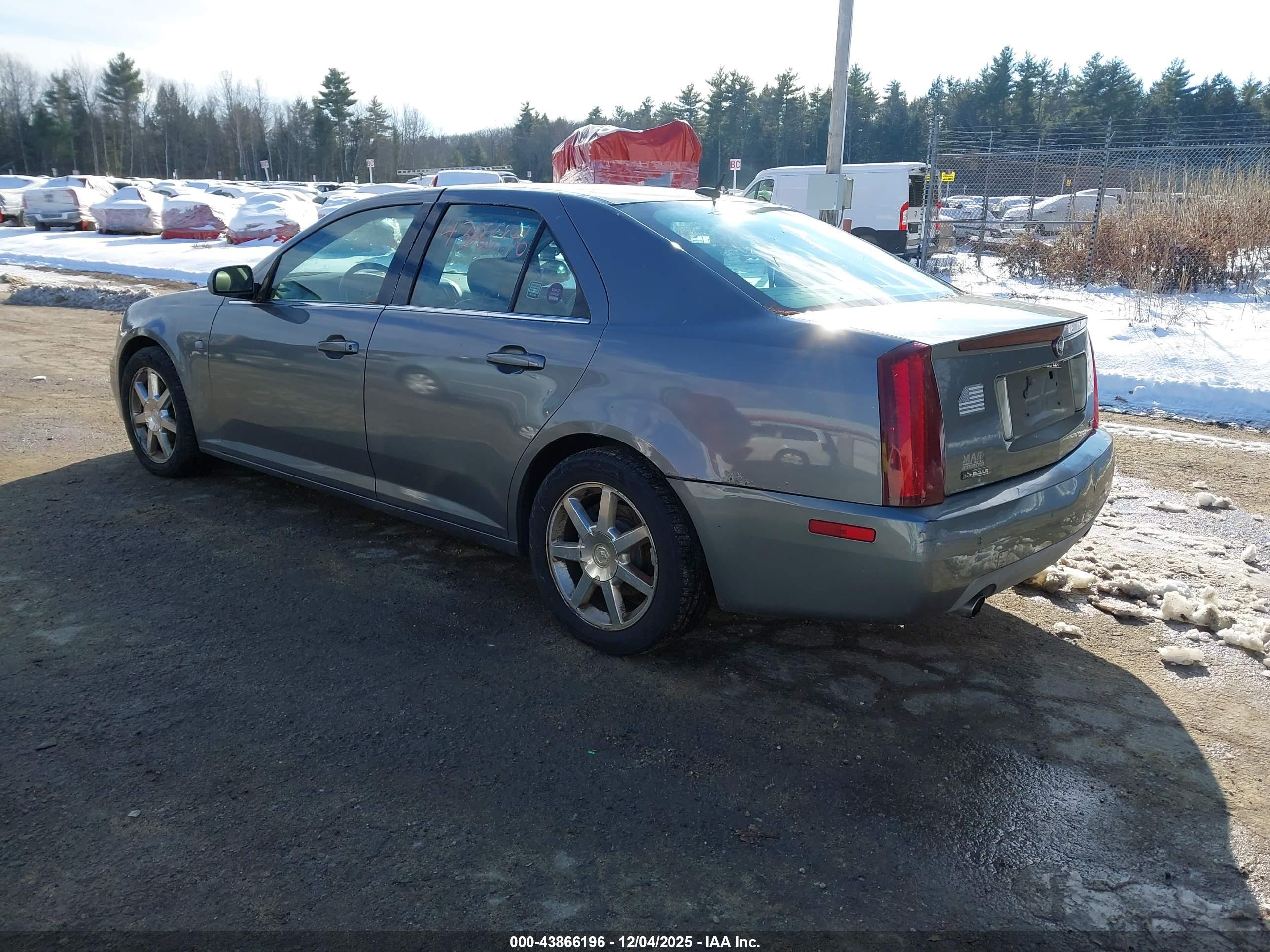CADILLAC STS image 3