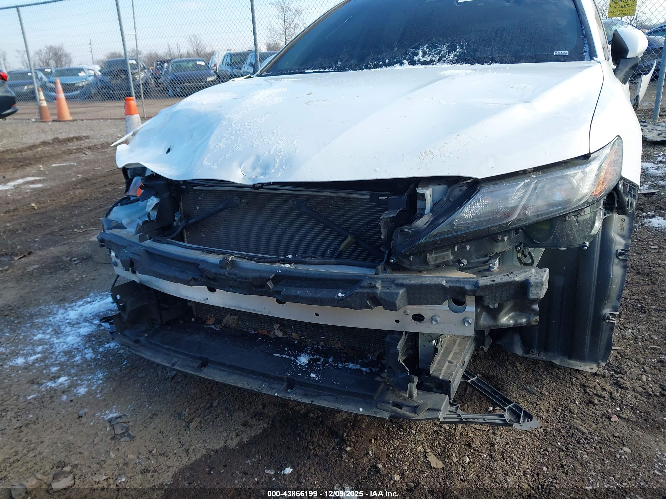 TOYOTA CAMRY image 6