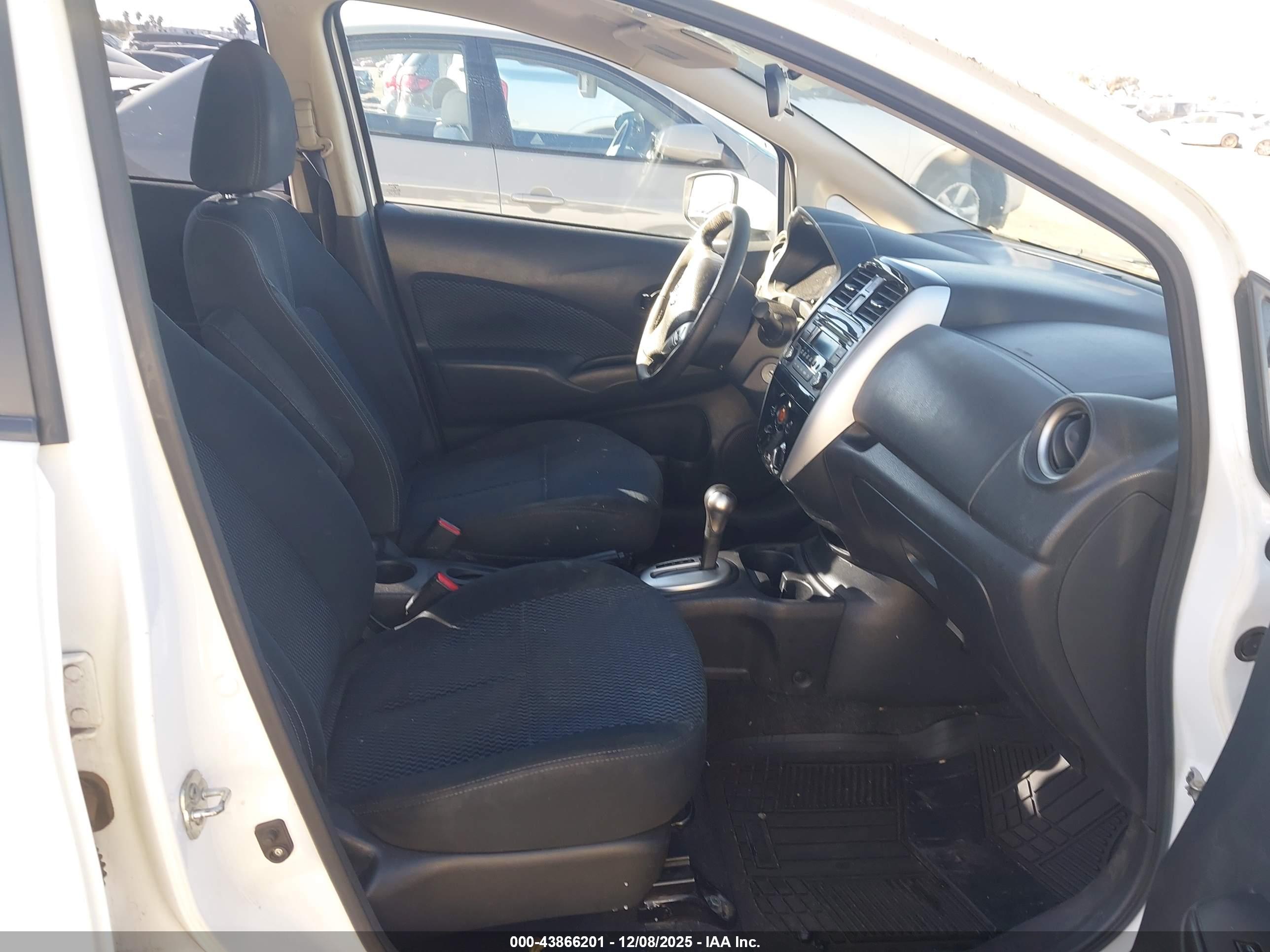 NISSAN VERSA image 5