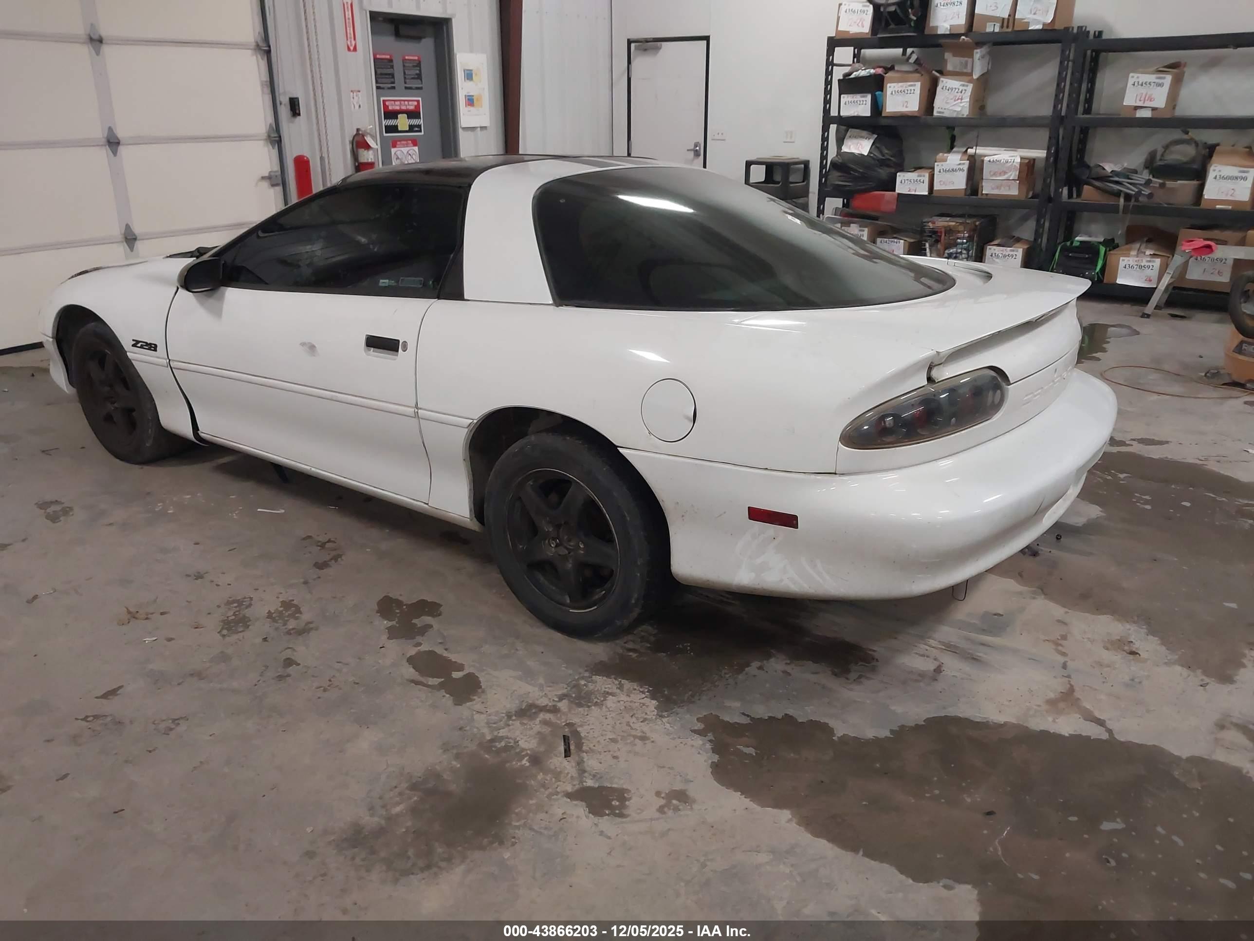 CHEVROLET CAMARO image 3