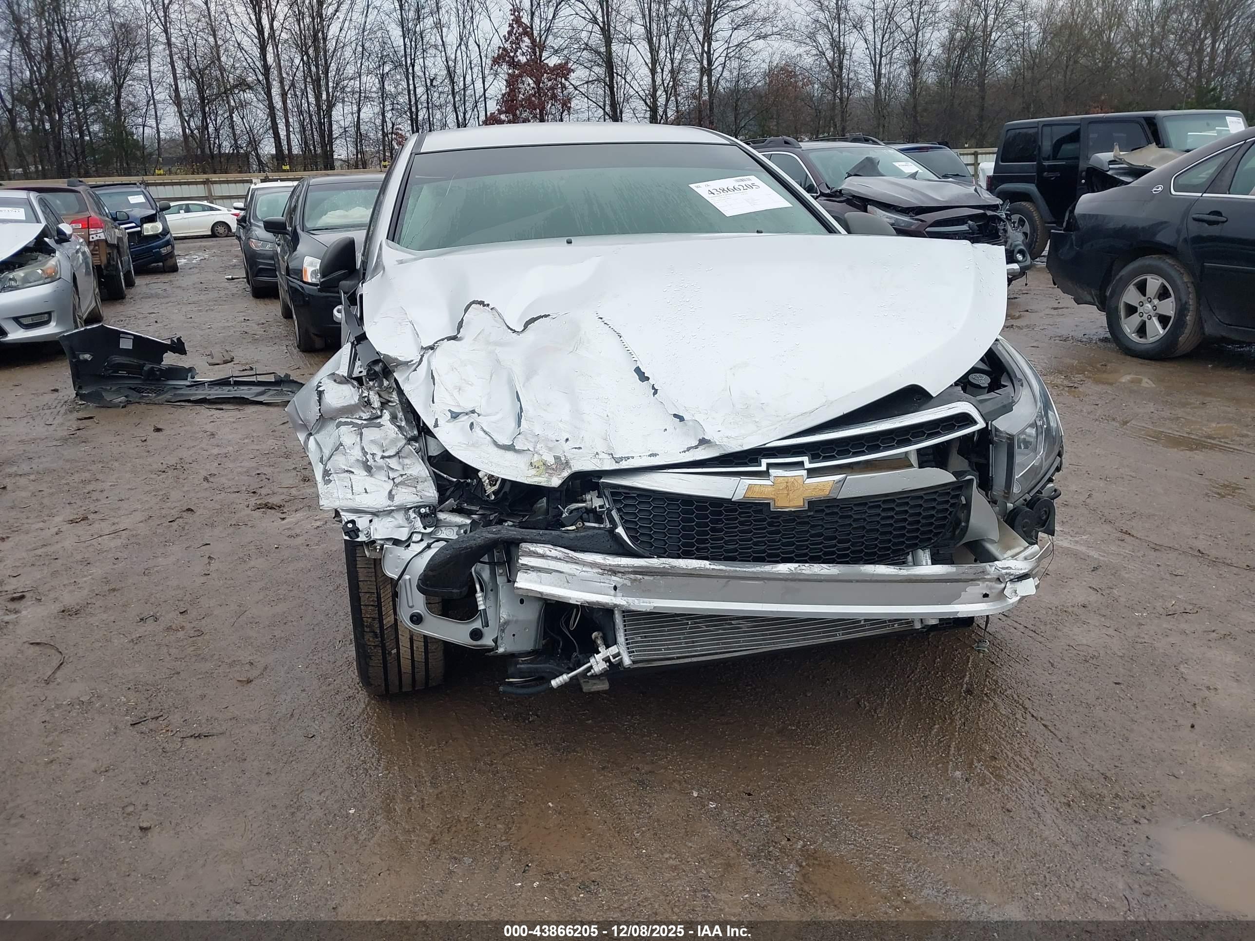 CHEVROLET CRUZE image 6