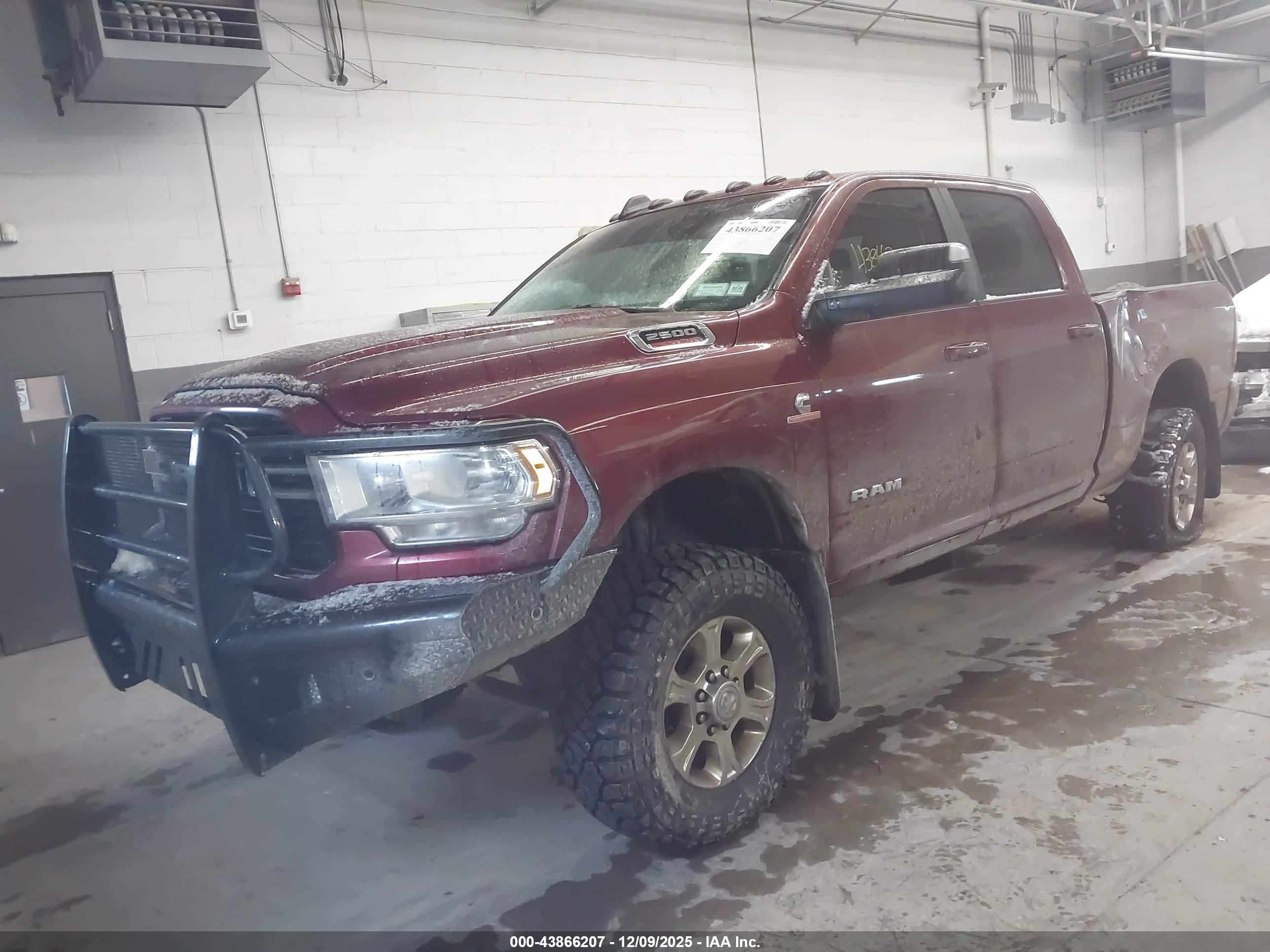 RAM 2500 image 2