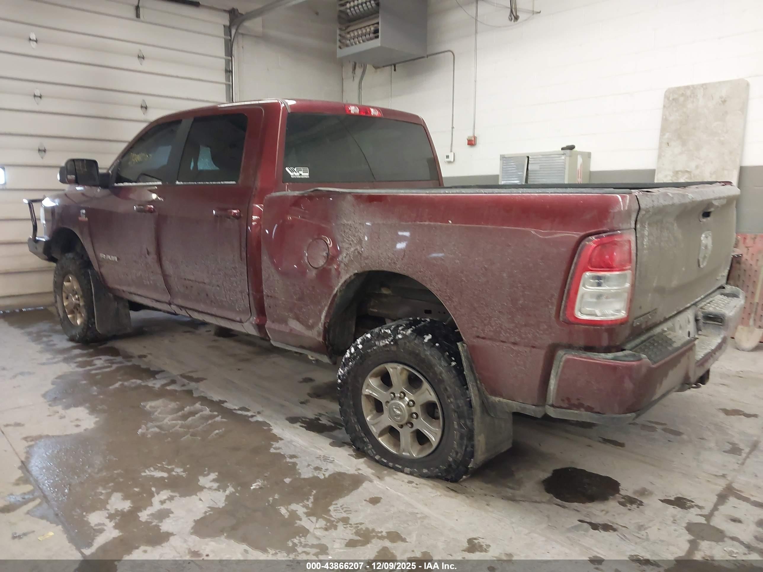 RAM 2500 image 3