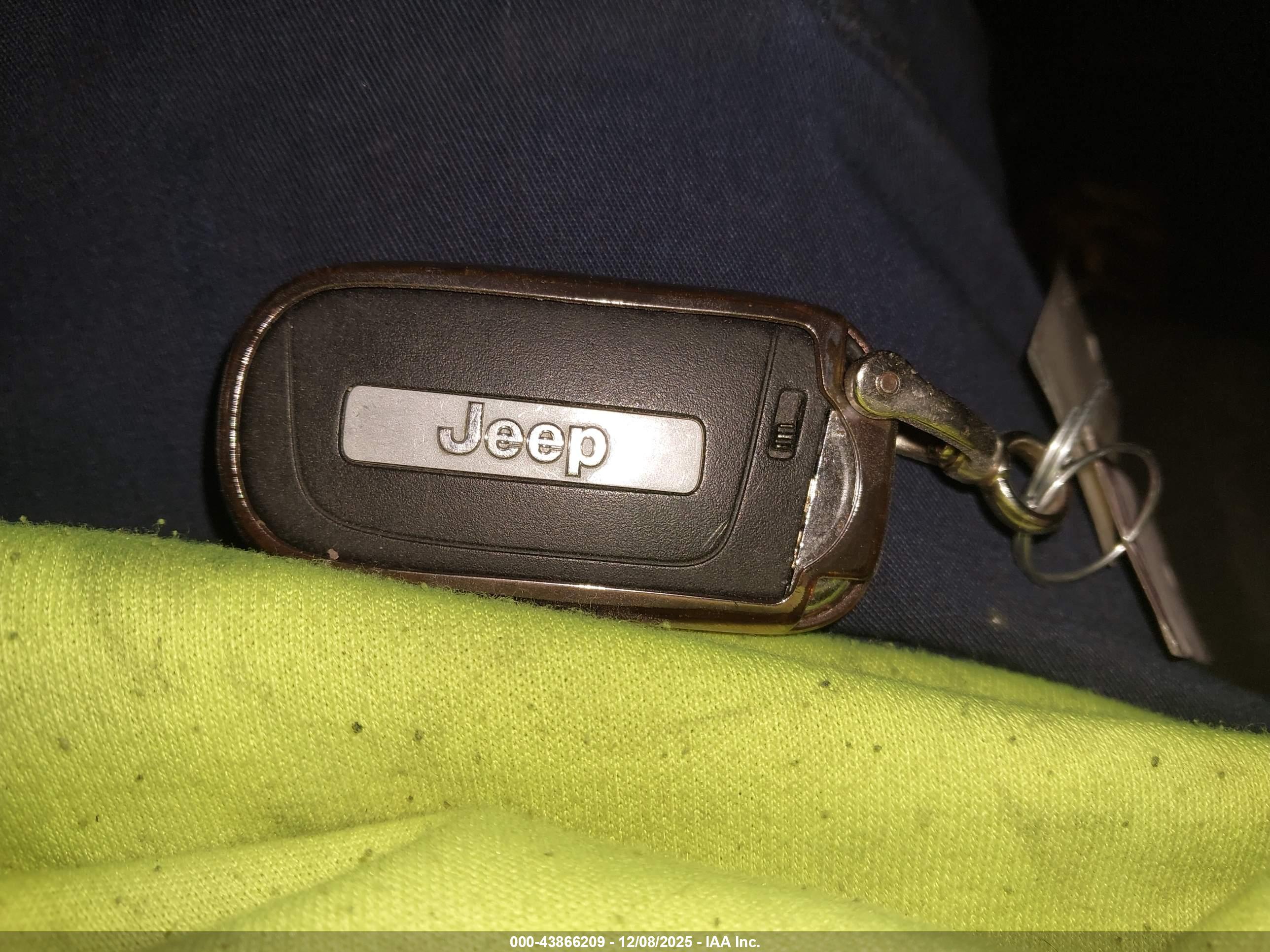 JEEP RENEGADE image 11